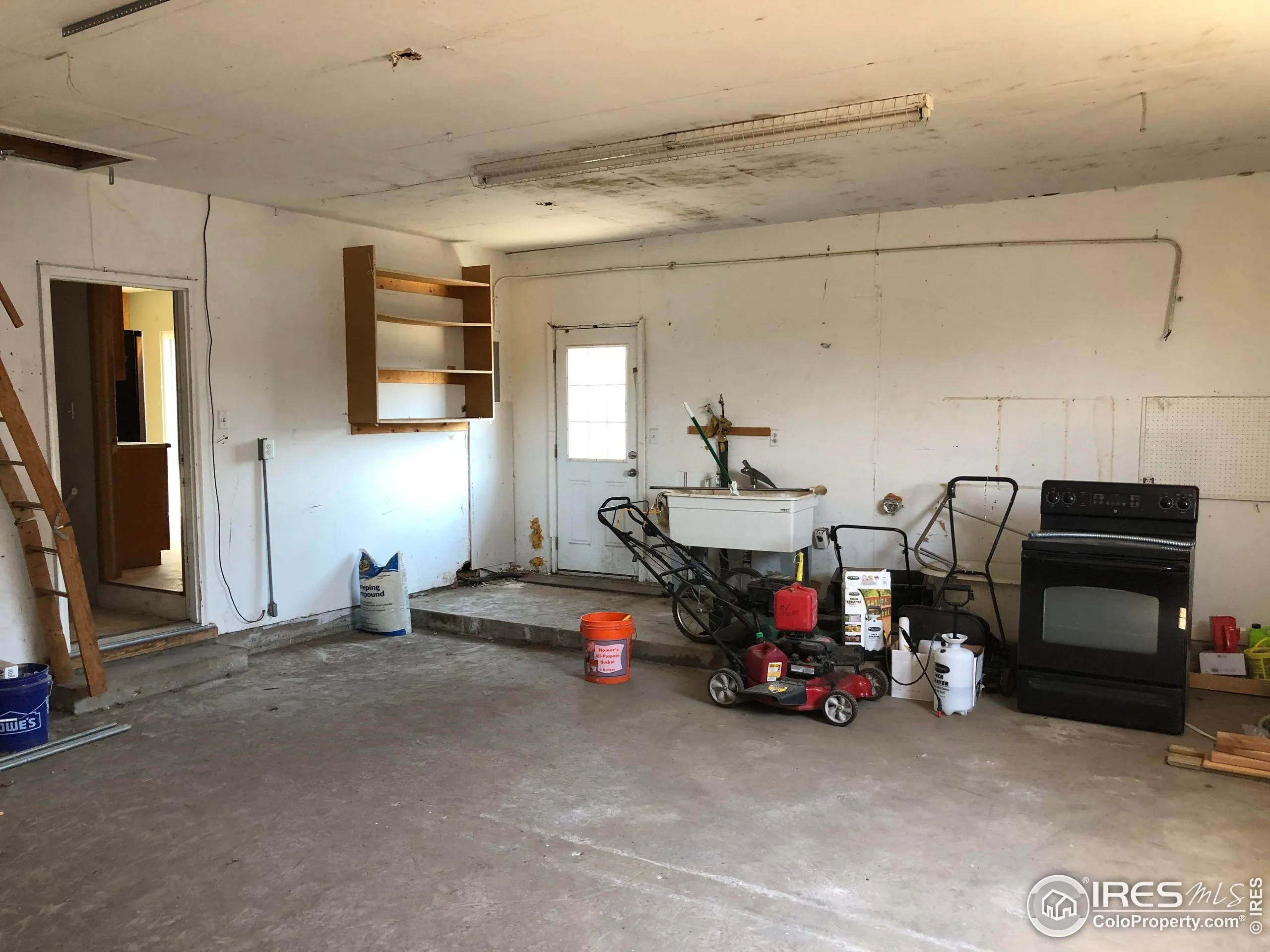 Superior, Colorado 80027, United States, 6 Bedrooms Bedrooms, ,3 BathroomsBathrooms,Residential,Active,203422