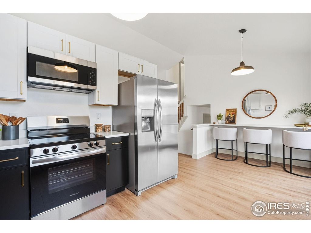 Photo of 513 Edgewood Dr, Loveland, CO 80538 (MLS # 1047885)