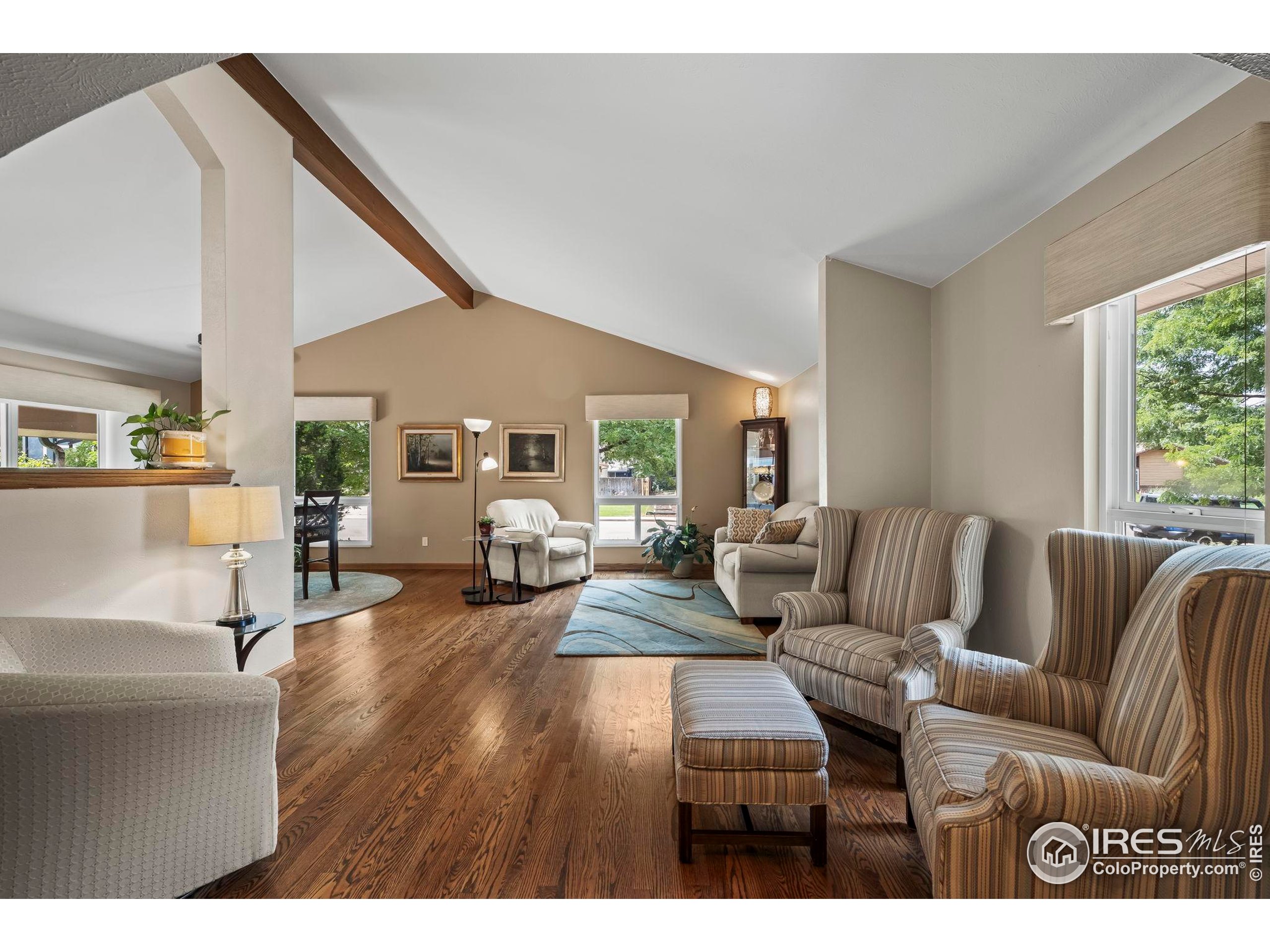 562 Blackhawk Rd