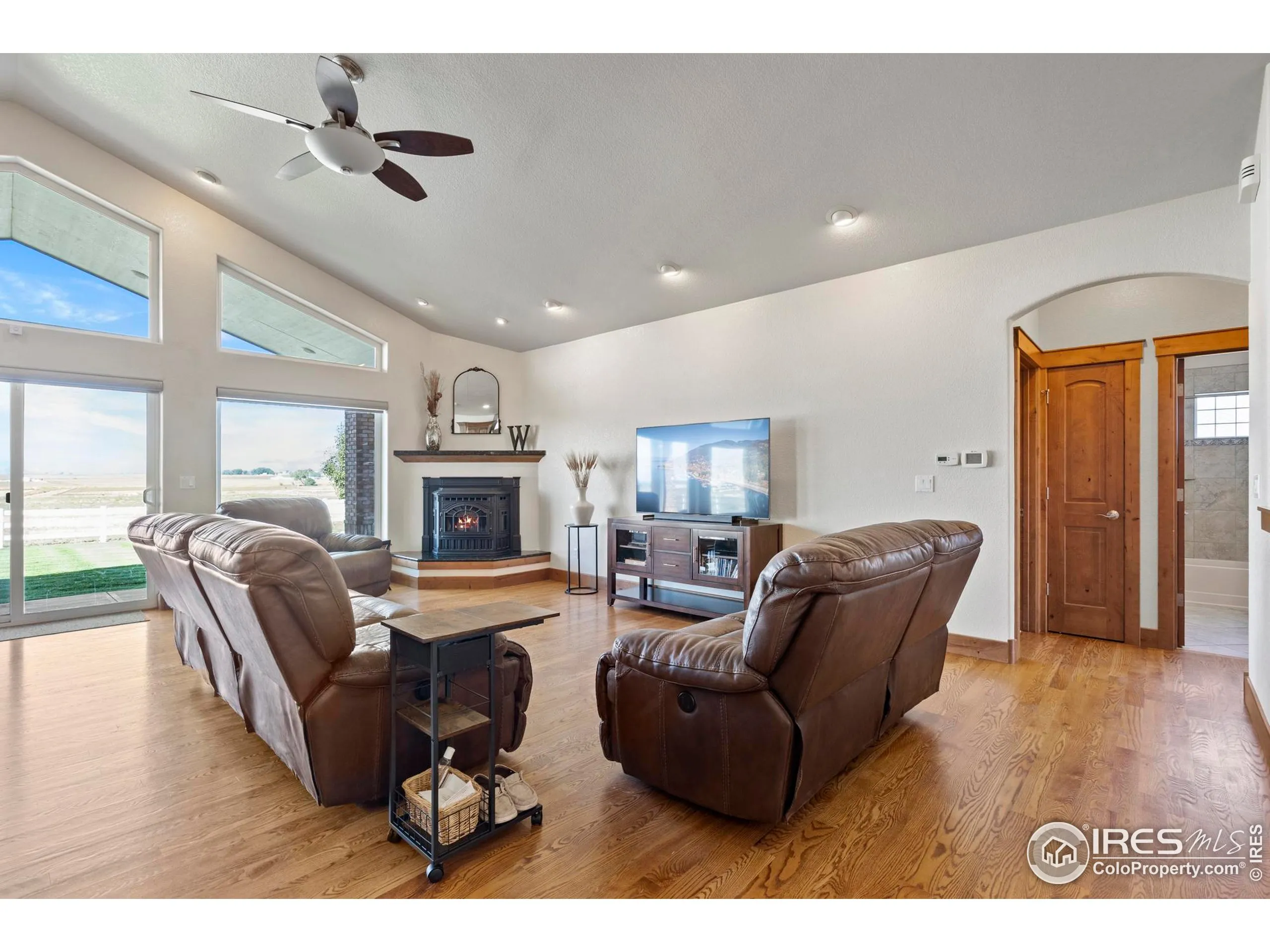 Eaton, Colorado 80615, United States, 3 Bedrooms Bedrooms, ,2 BathroomsBathrooms,Residential,Active,214169