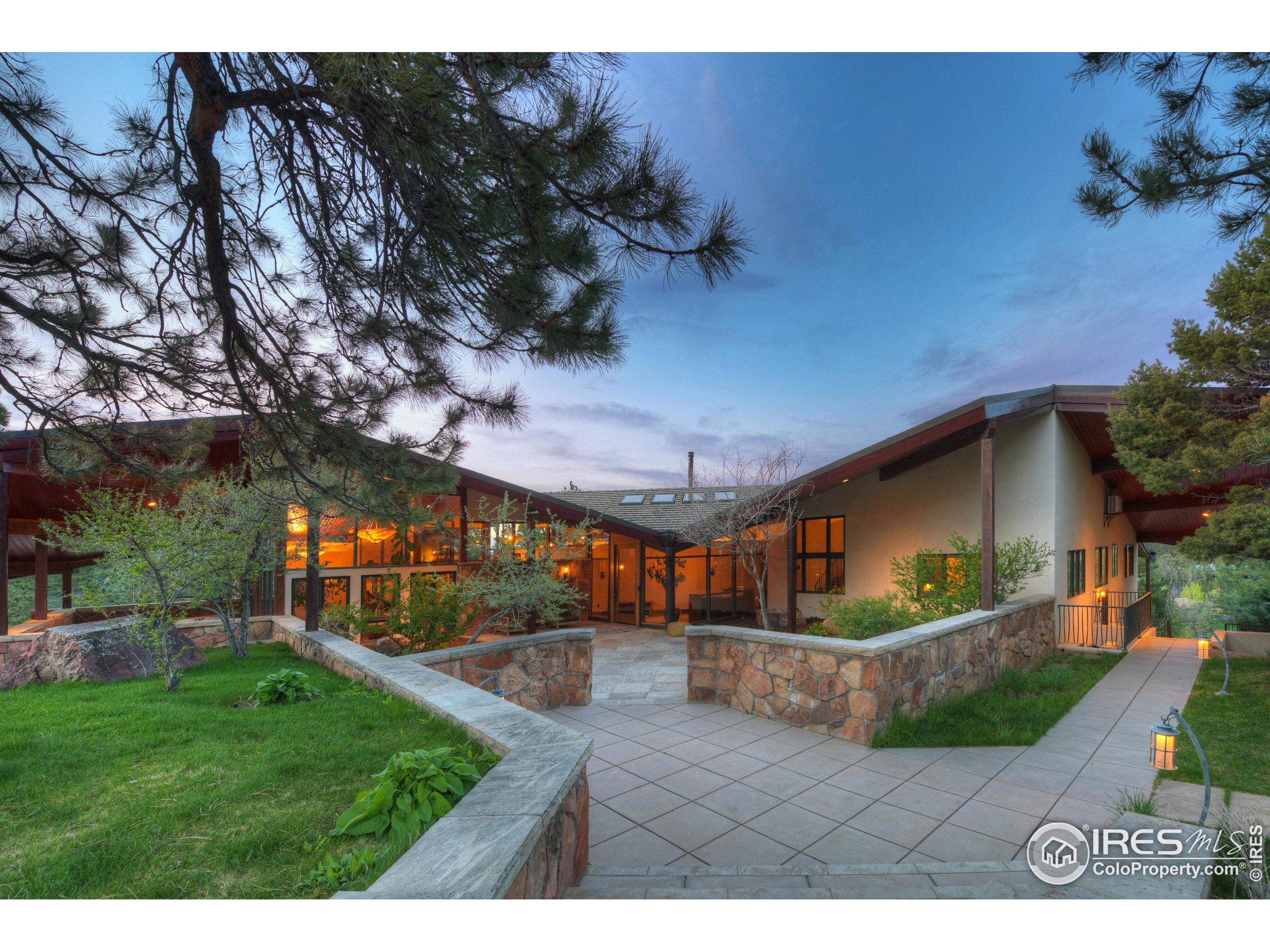 1530 Timber Ln