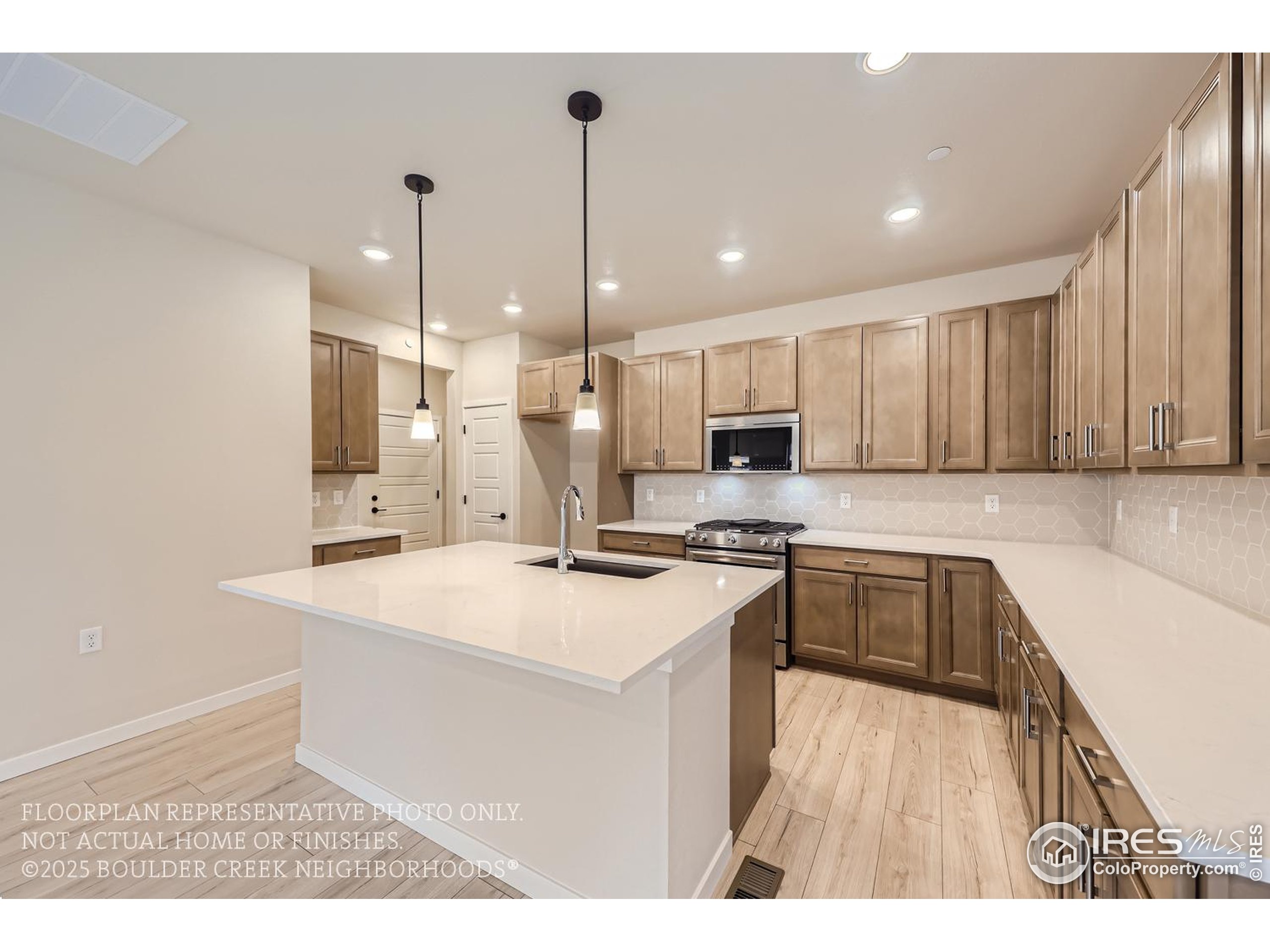 834 W 128th Pl