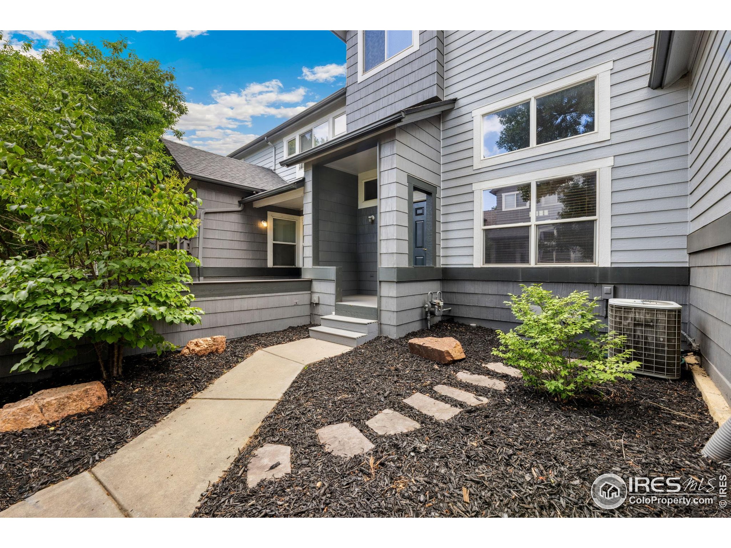 3686 Oakwood Dr