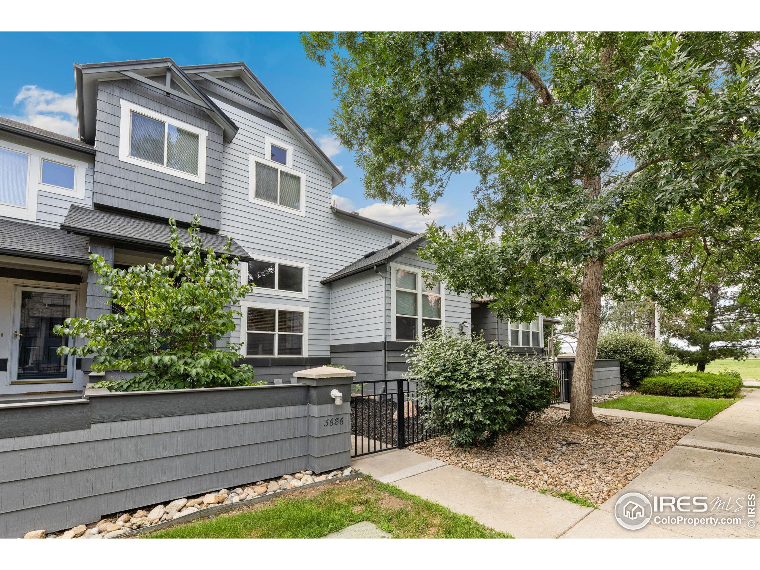 3686 Oakwood Dr