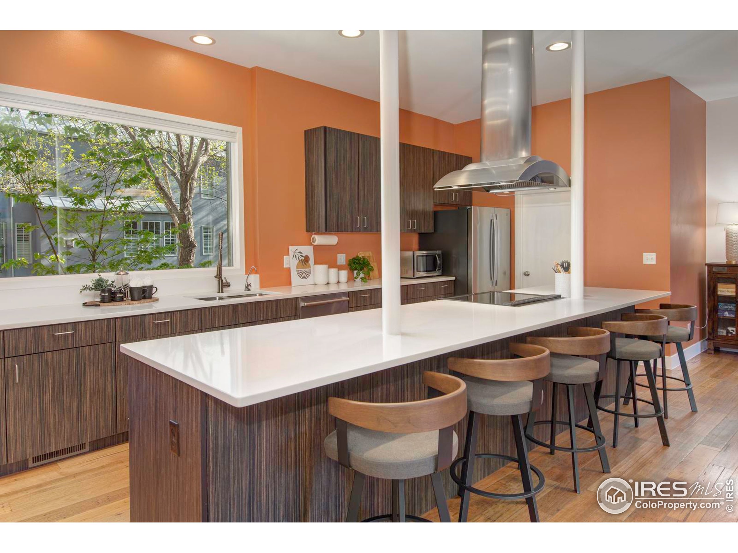 1025 Neon Forest Cir