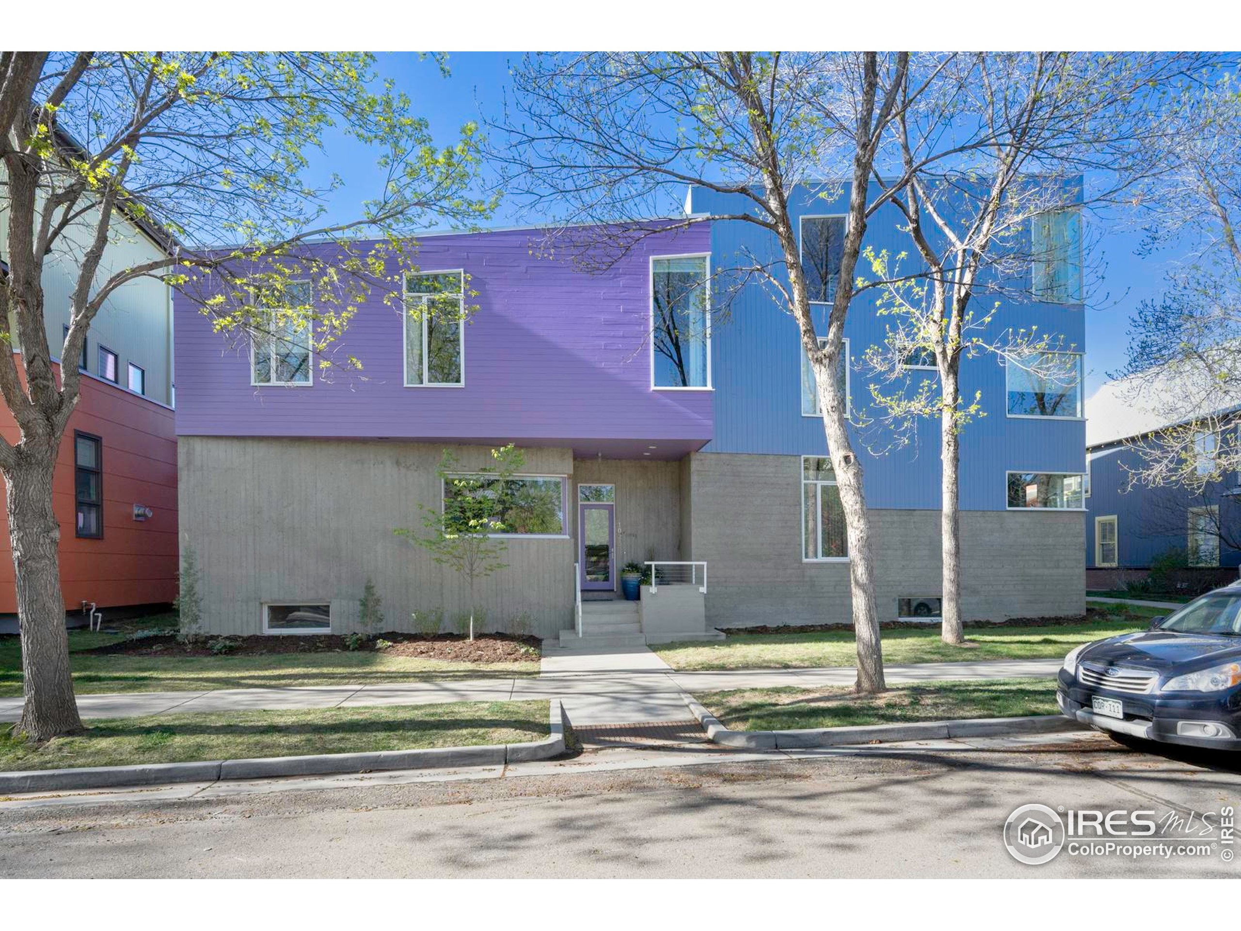1025 Neon Forest Cir