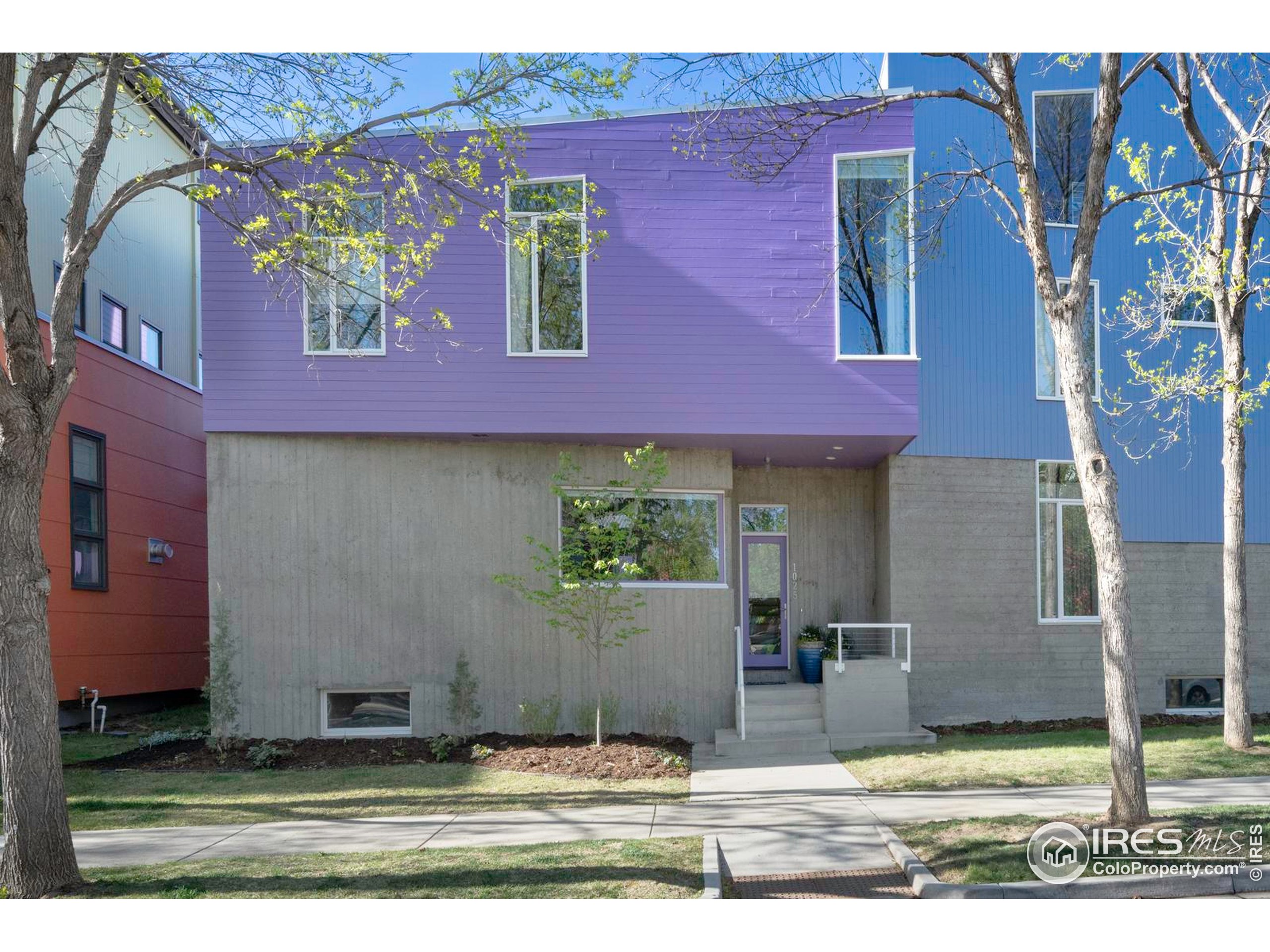 1025 Neon Forest Cir