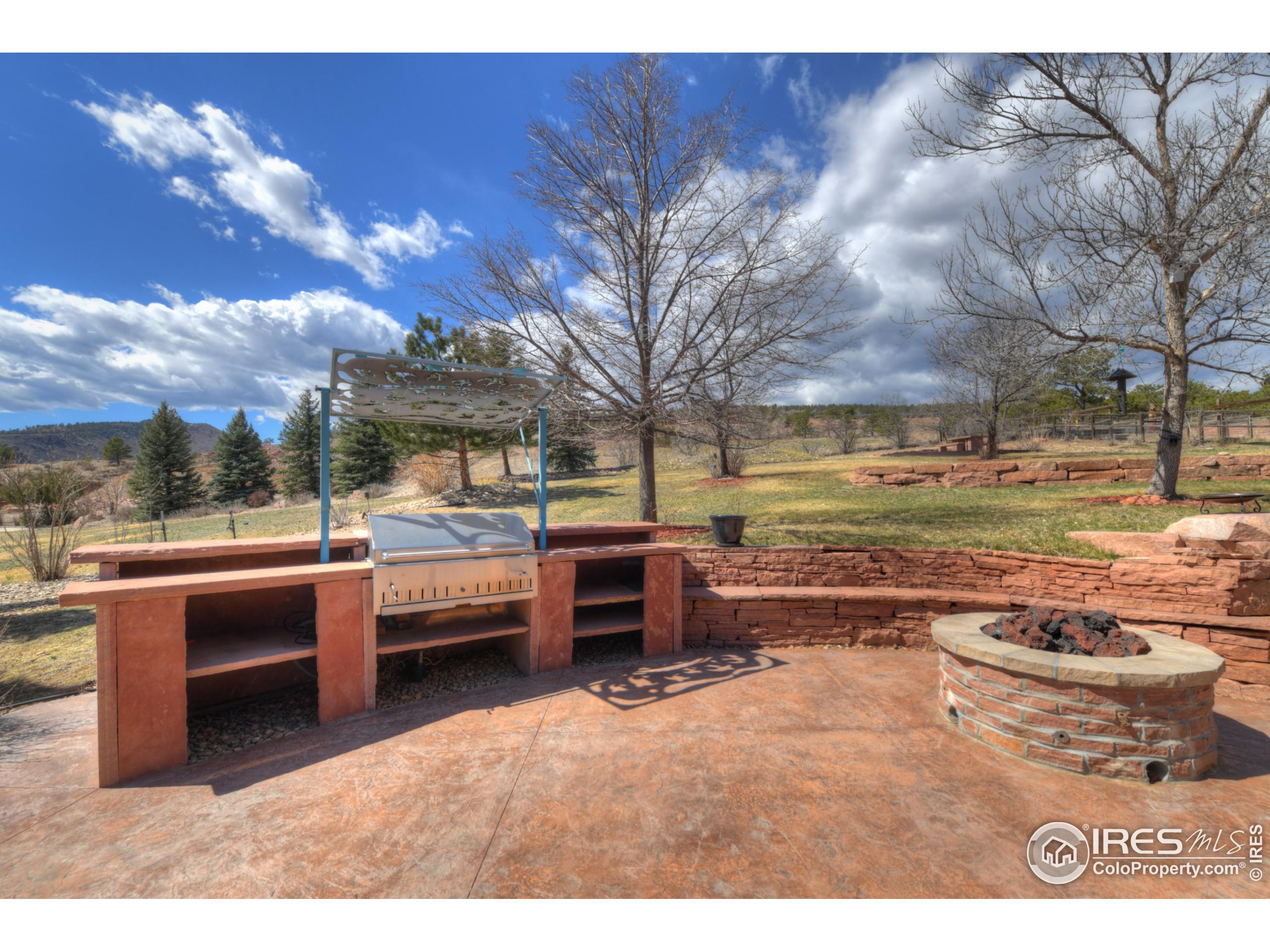 385 Vasquez Ct
