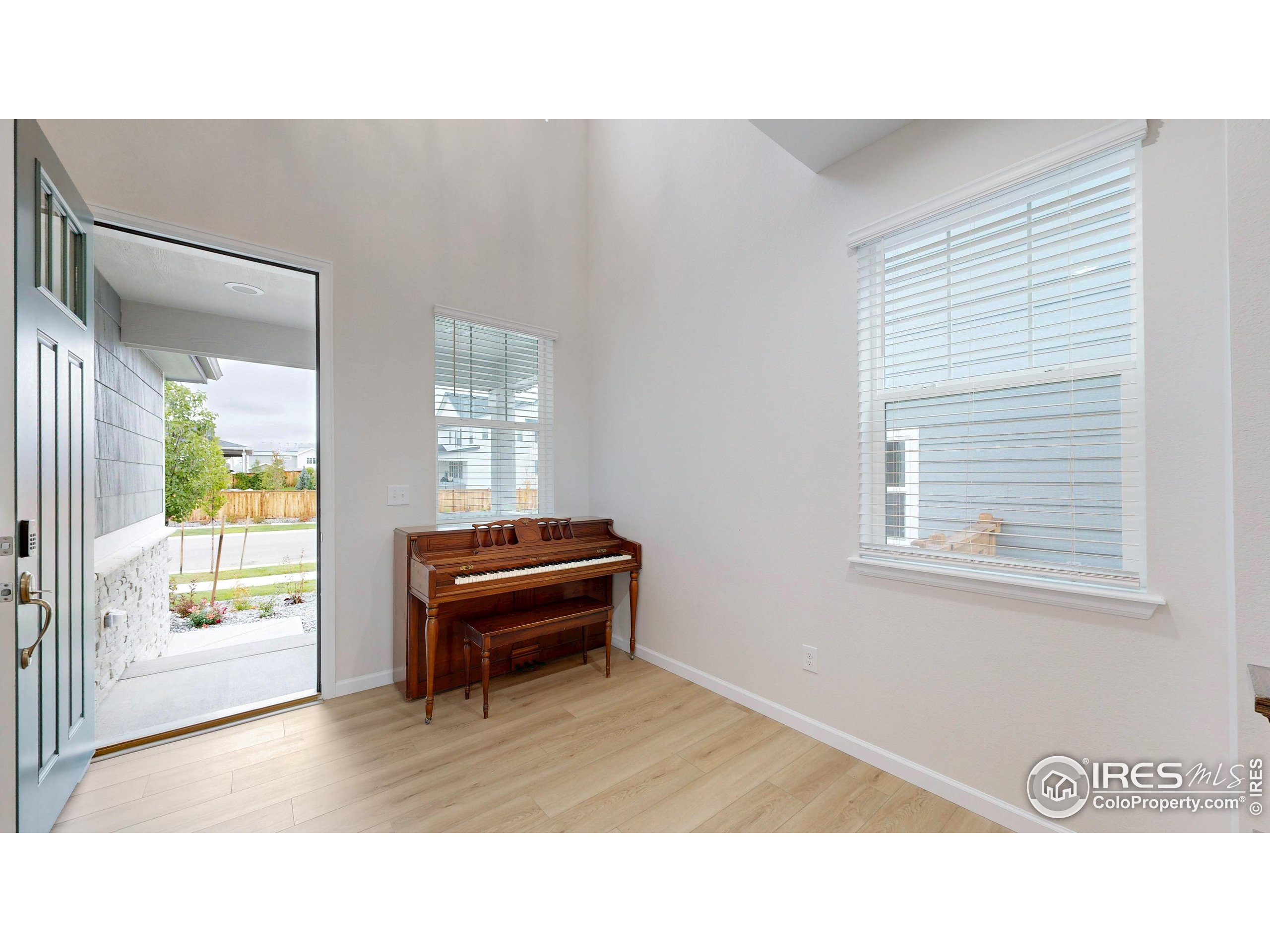 1180 Joseph Pl