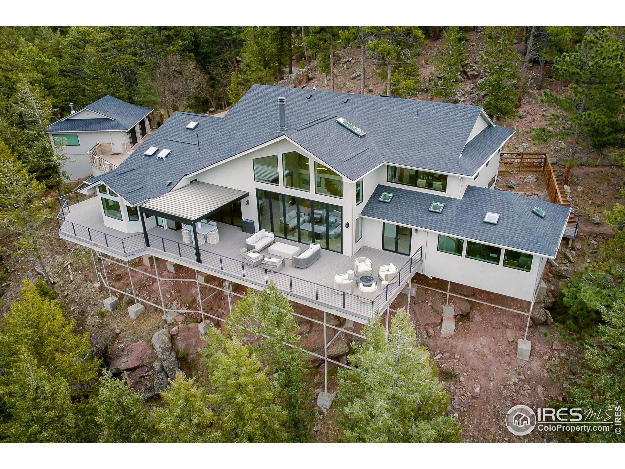 50 Wildwood Ln