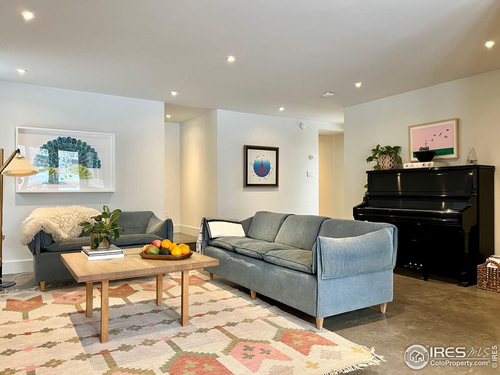 Photo of 820 Grant Pl, Boulder, CO 80302 (MLS # 980830)