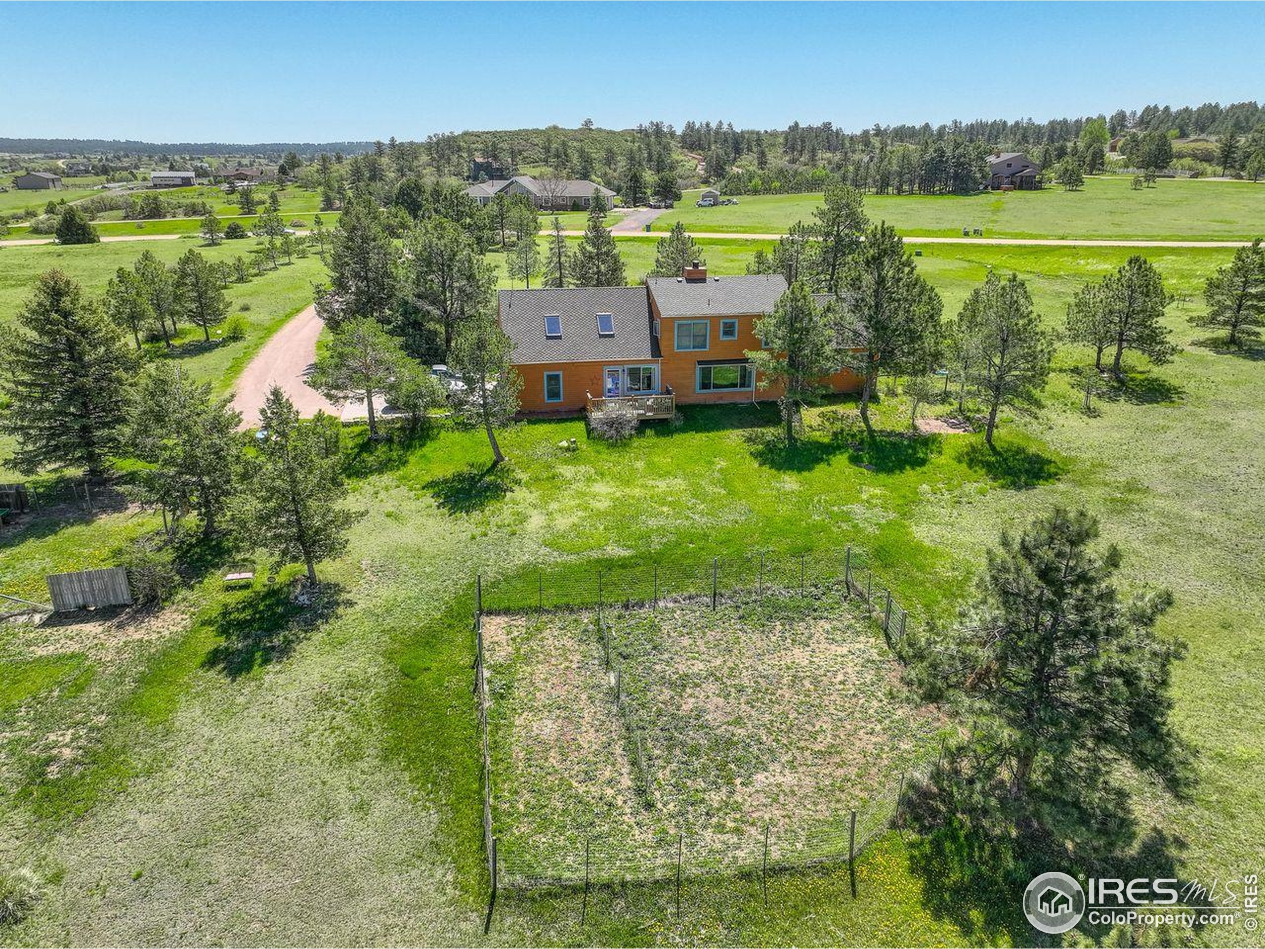 2219 Meadow Green Cir