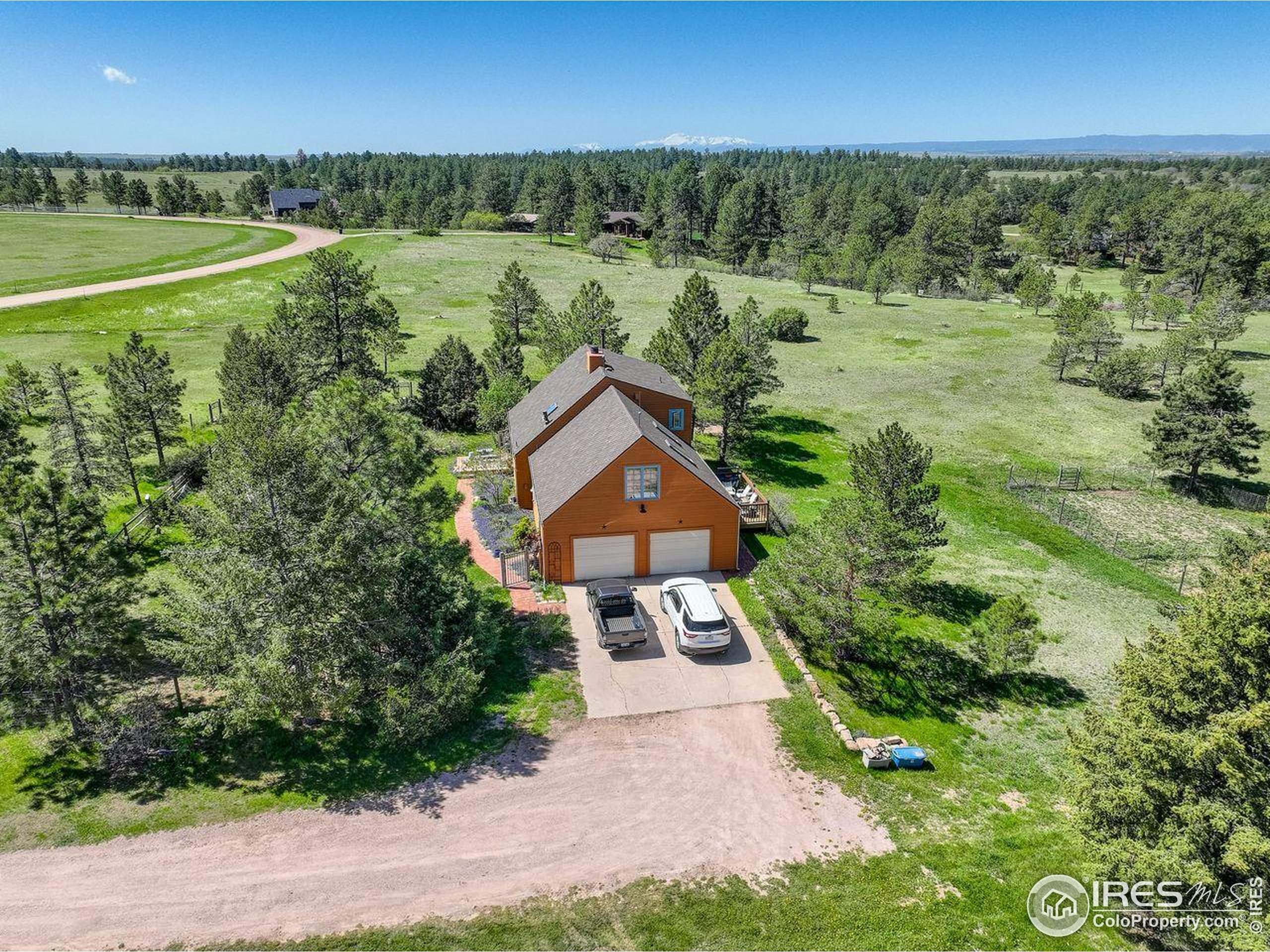 2219 Meadow Green Cir