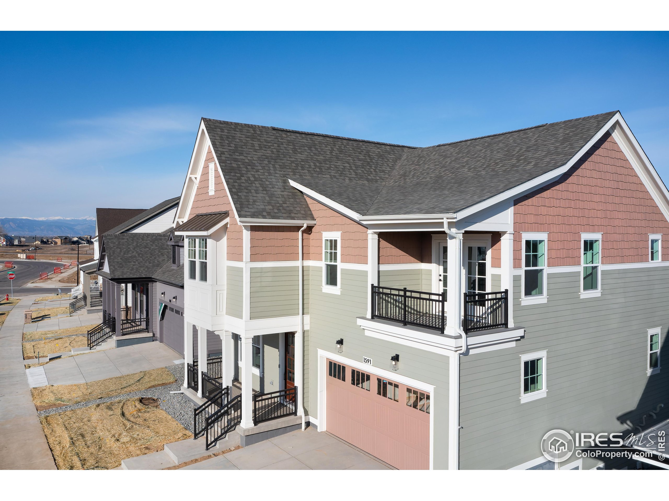 1591 Poplar Dr