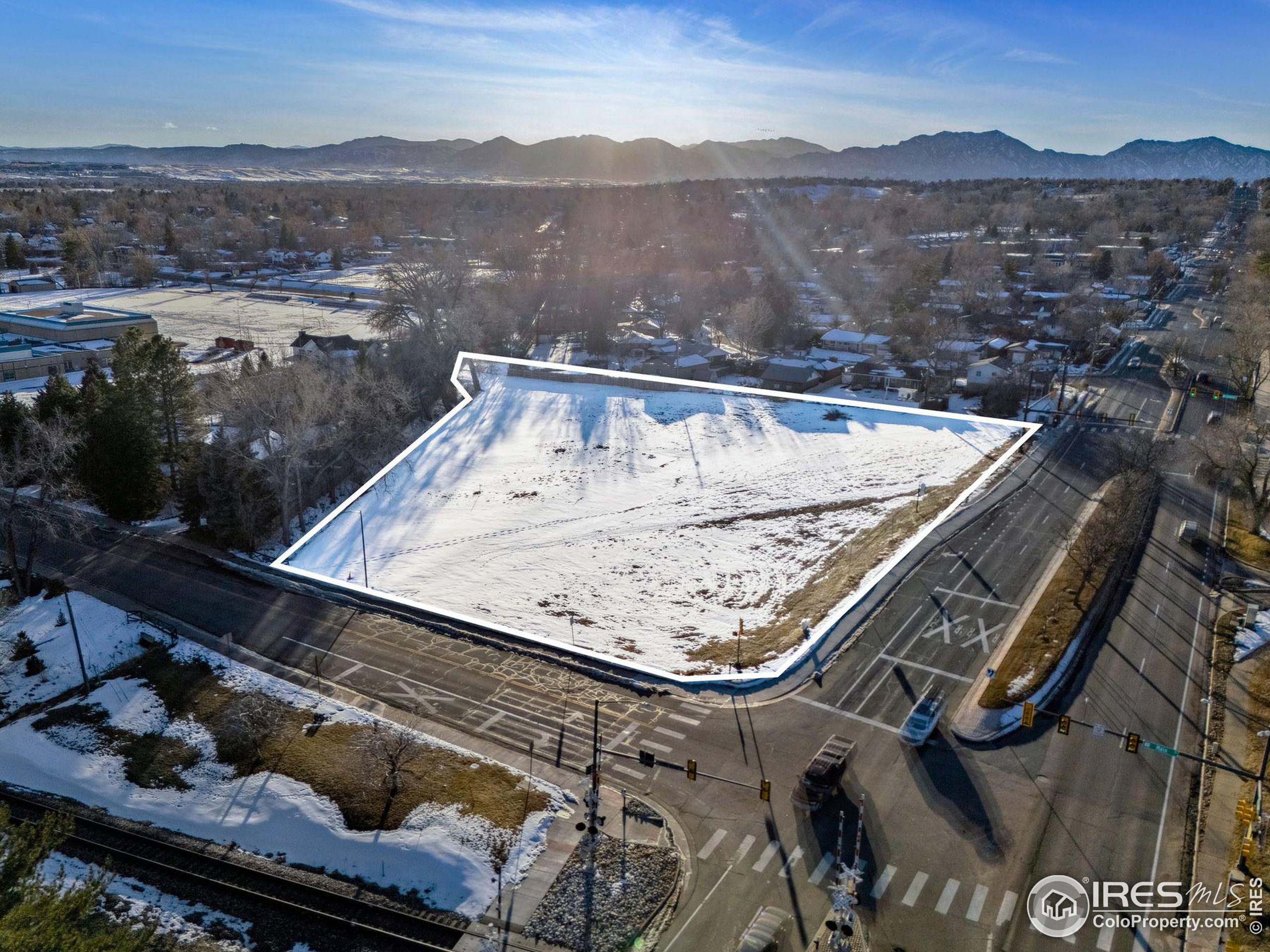 1655 Main St