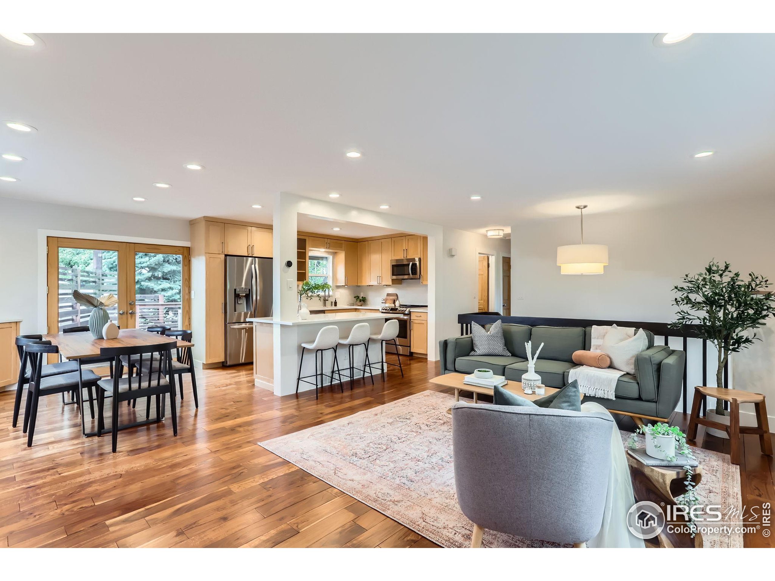 2550 Woodstock Pl