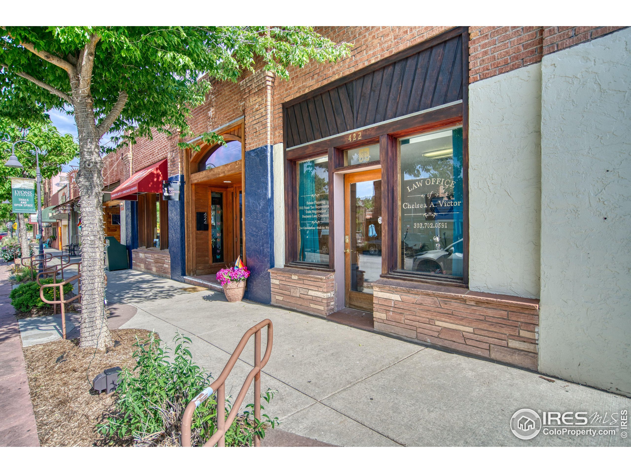 422 Main St