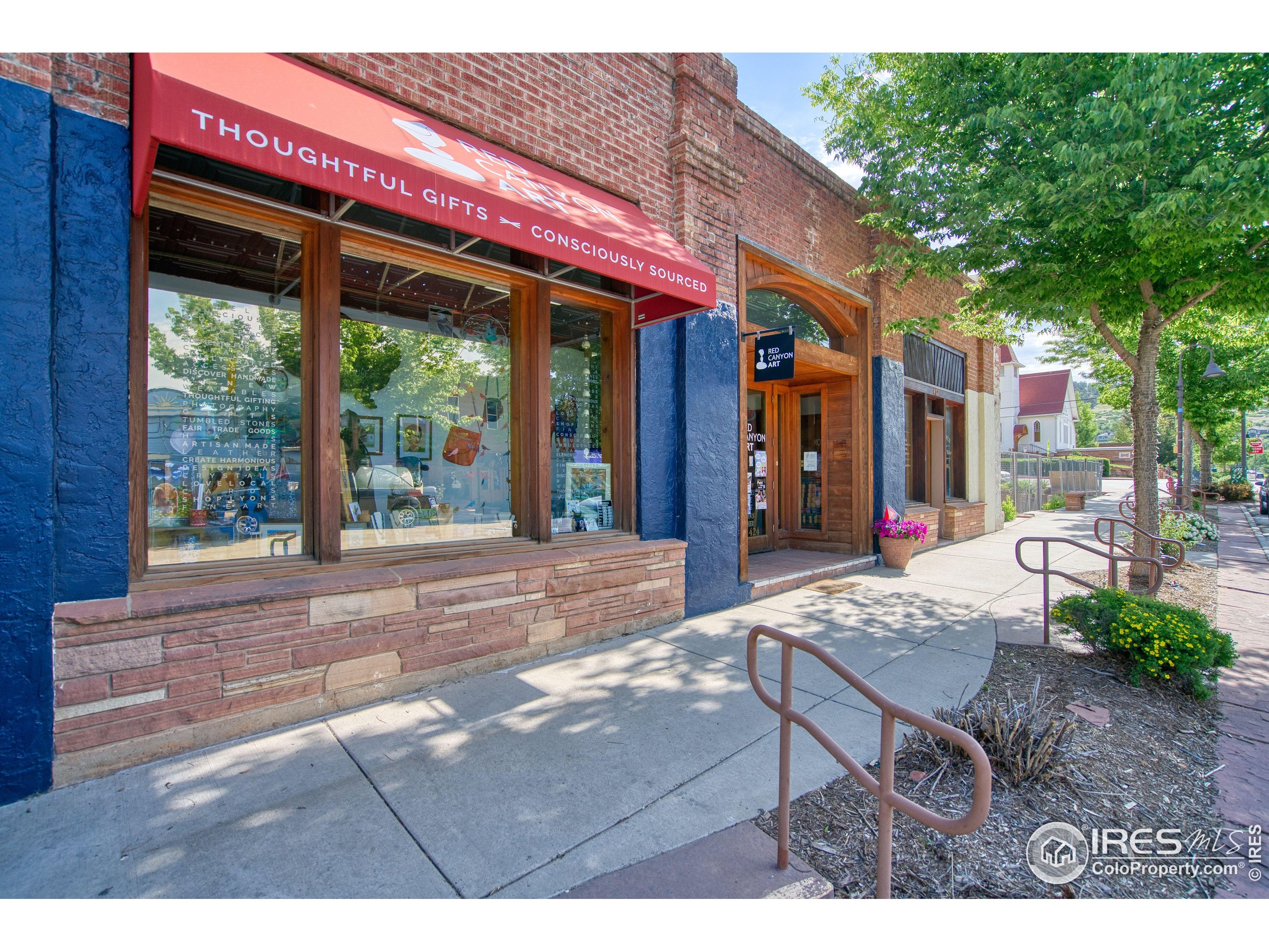 422 Main St