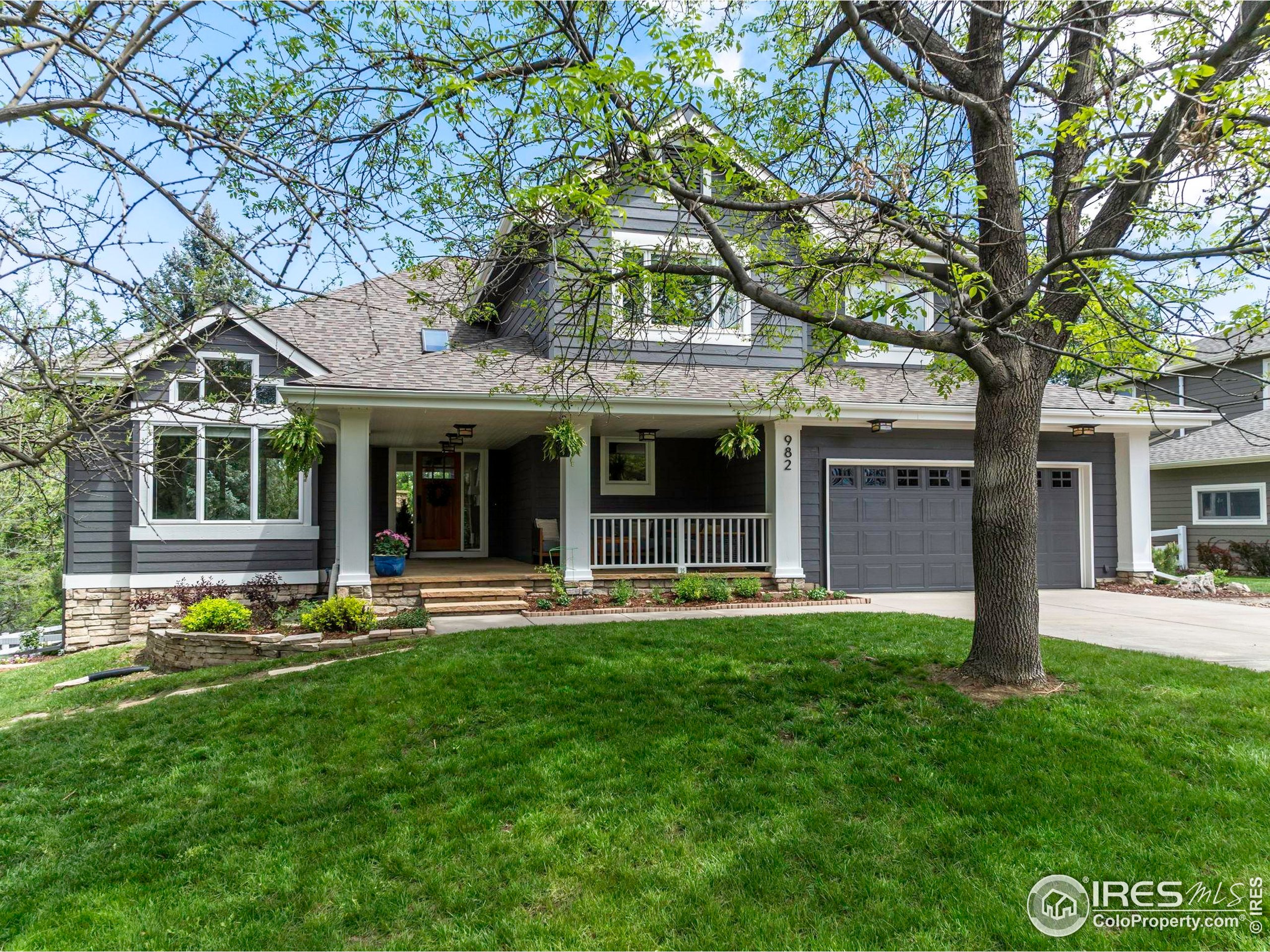 982 Walnut Ct