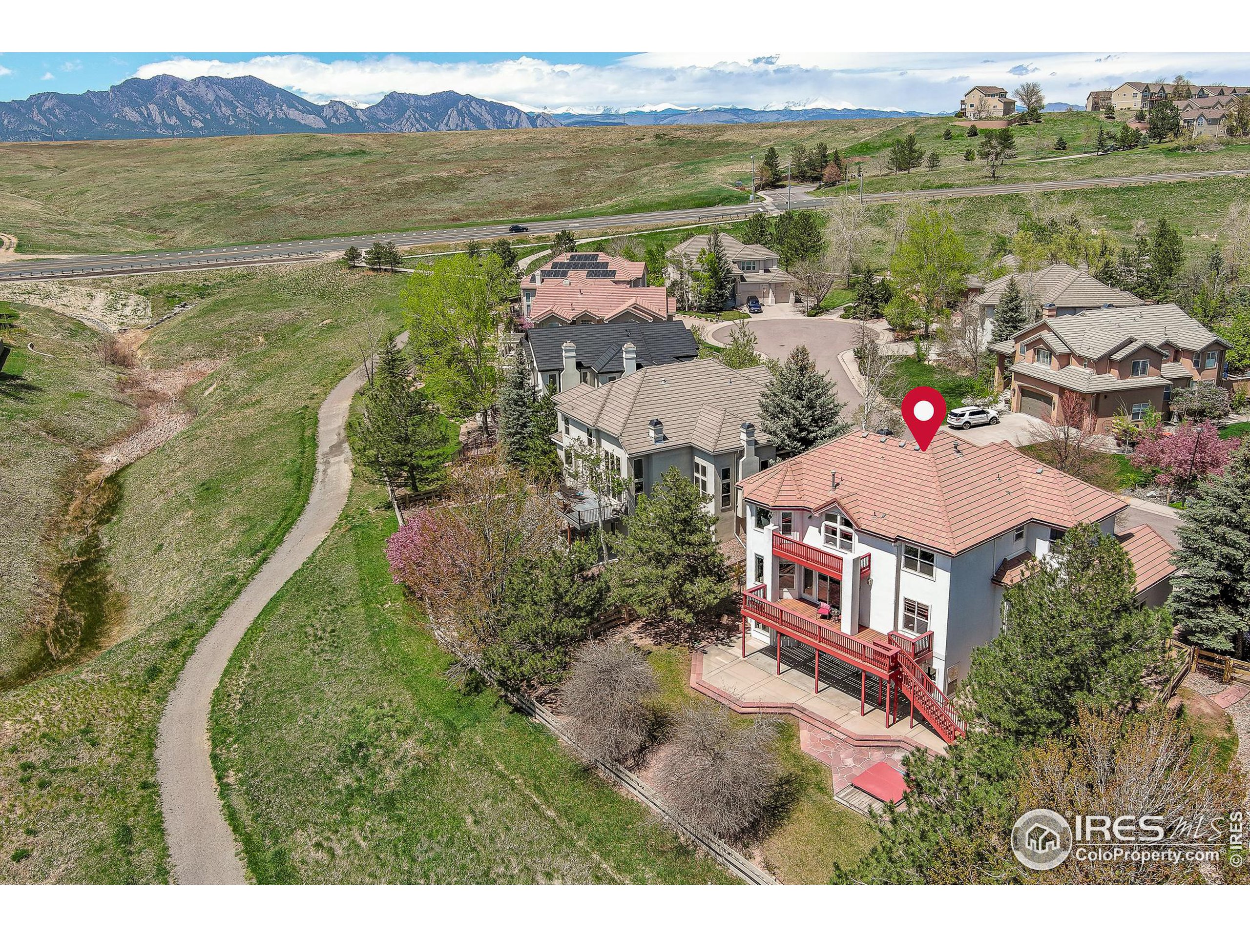 380 Edison Pl