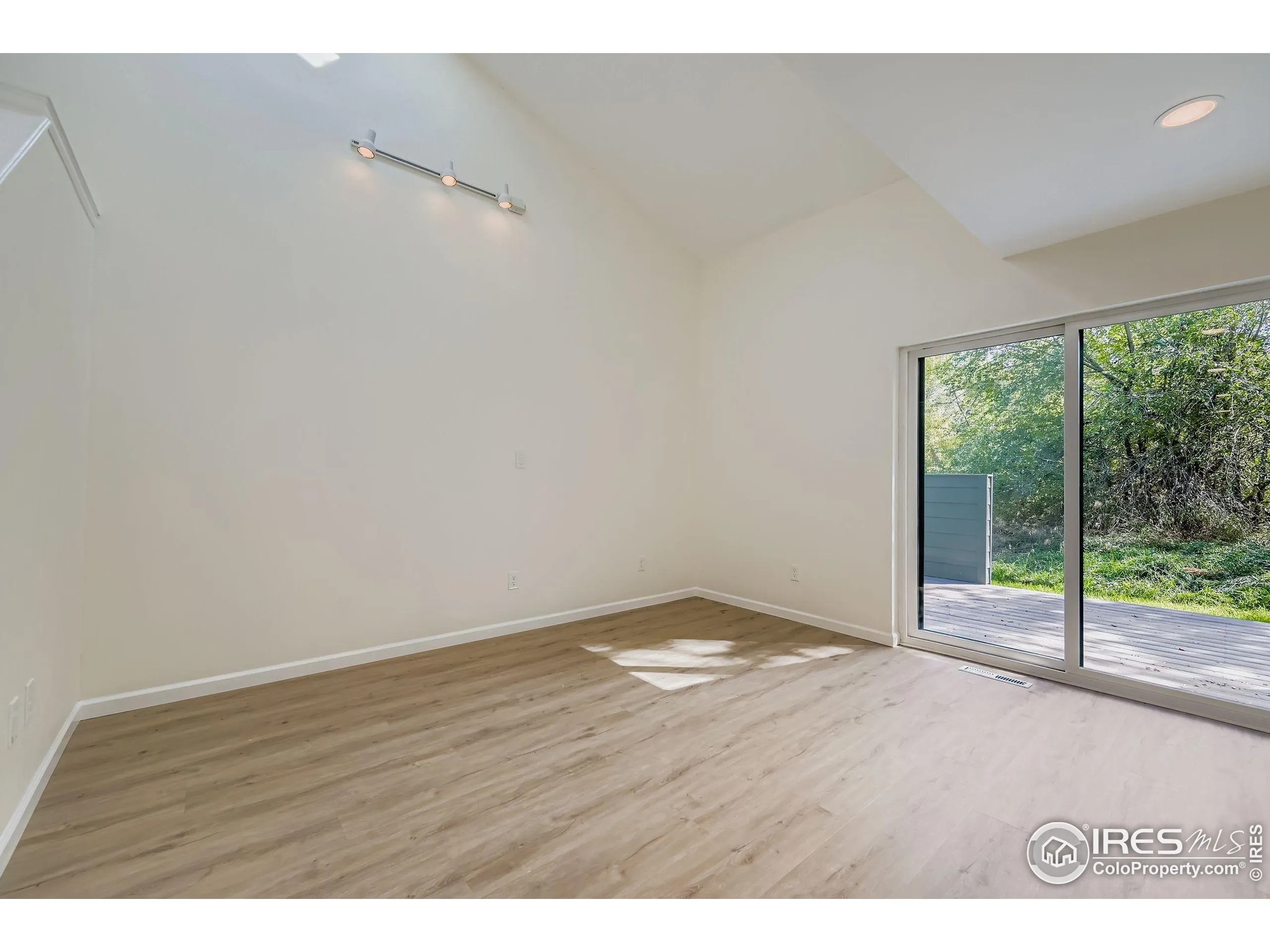 Boulder, Colorado 80301, United States, 4 Bedrooms Bedrooms, ,3 BathroomsBathrooms,Residential,Active,215740