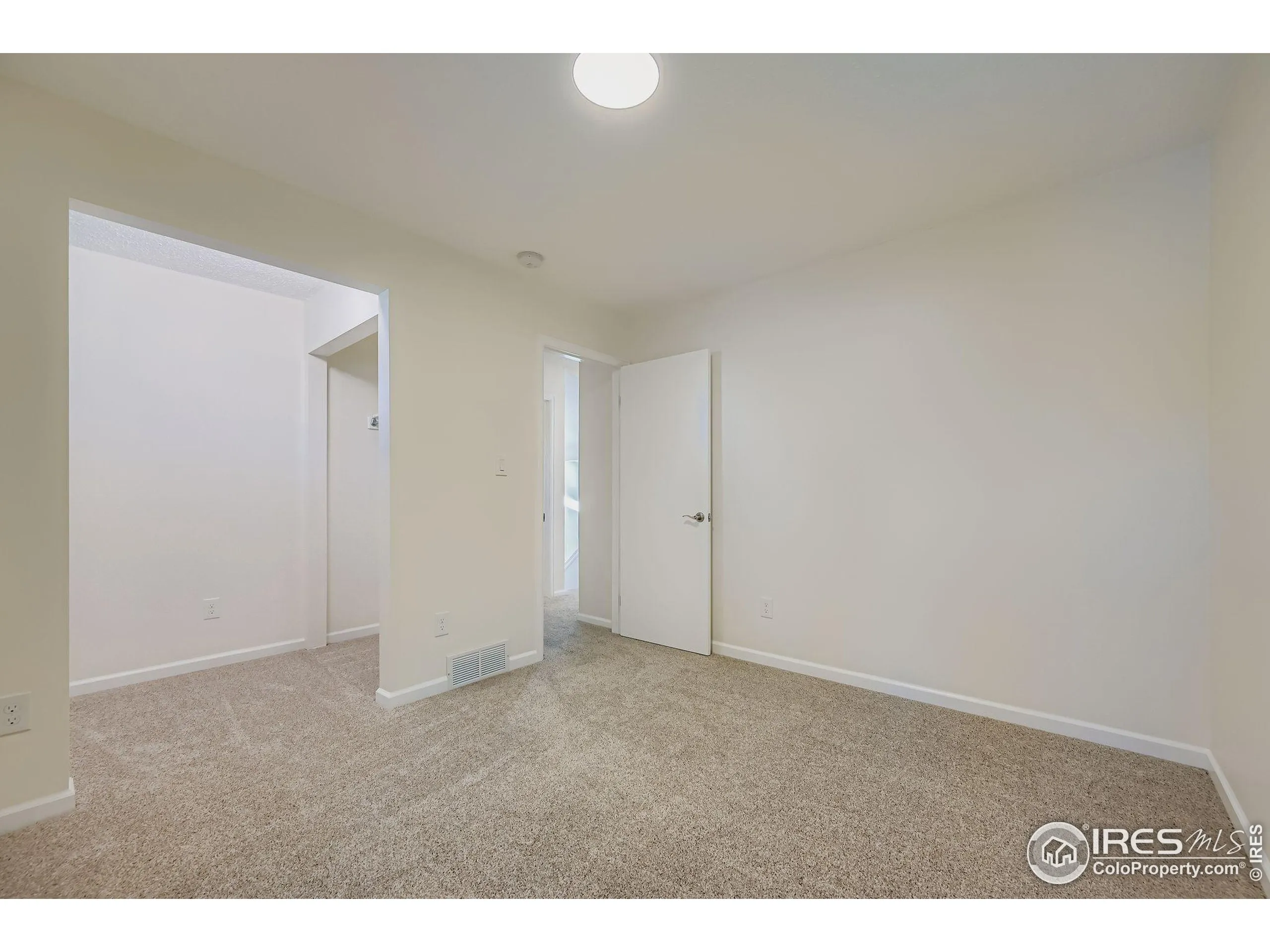 Boulder, Colorado 80301, United States, 4 Bedrooms Bedrooms, ,3 BathroomsBathrooms,Residential,Active,215740