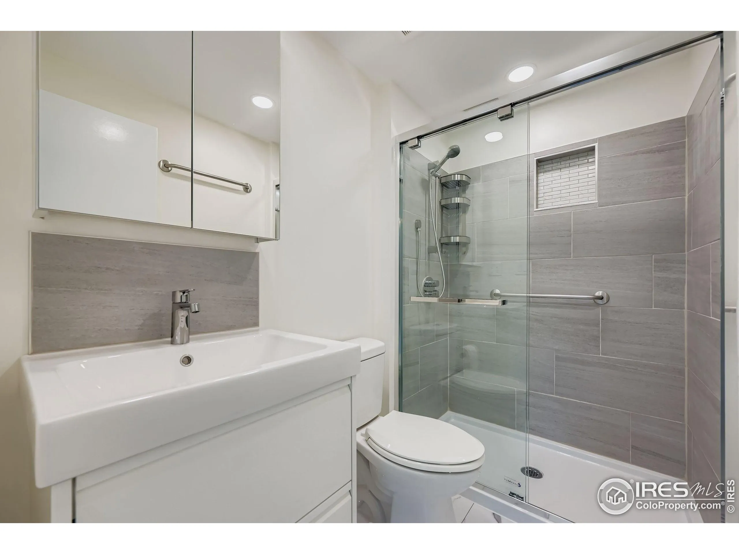 Boulder, Colorado 80301, United States, 4 Bedrooms Bedrooms, ,3 BathroomsBathrooms,Residential,Active,215740