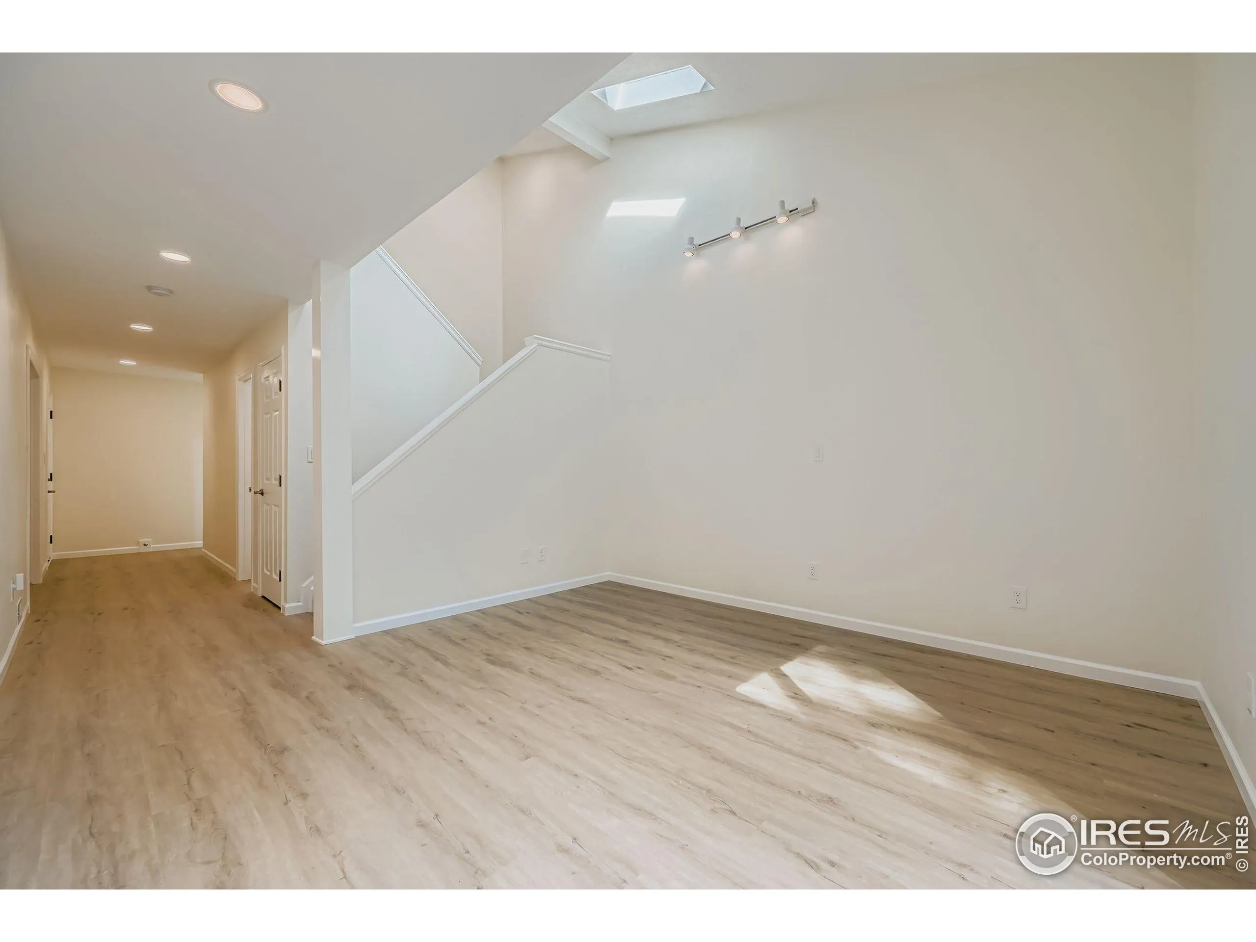 Boulder, Colorado 80301, United States, 4 Bedrooms Bedrooms, ,3 BathroomsBathrooms,Residential,Active,215740