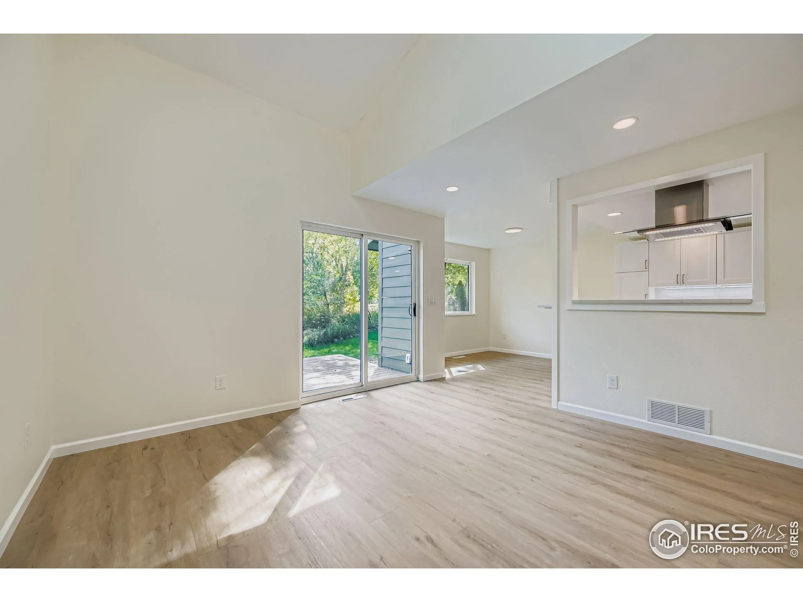 Boulder, Colorado 80301, United States, 4 Bedrooms Bedrooms, ,3 BathroomsBathrooms,Residential,Active,215740