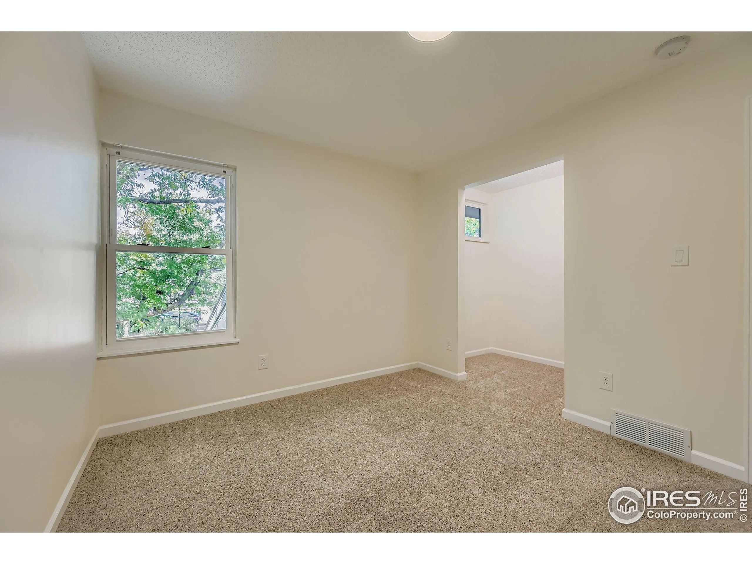 Boulder, Colorado 80301, United States, 4 Bedrooms Bedrooms, ,3 BathroomsBathrooms,Residential,Active,215740