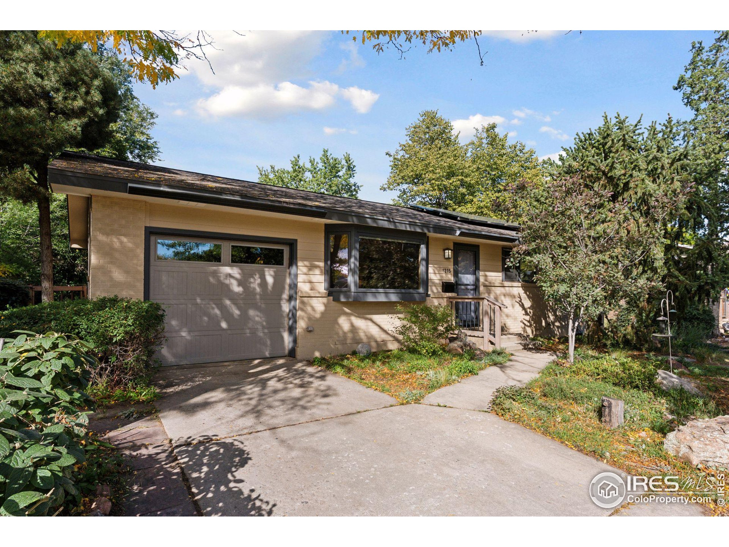1215 Berea Dr