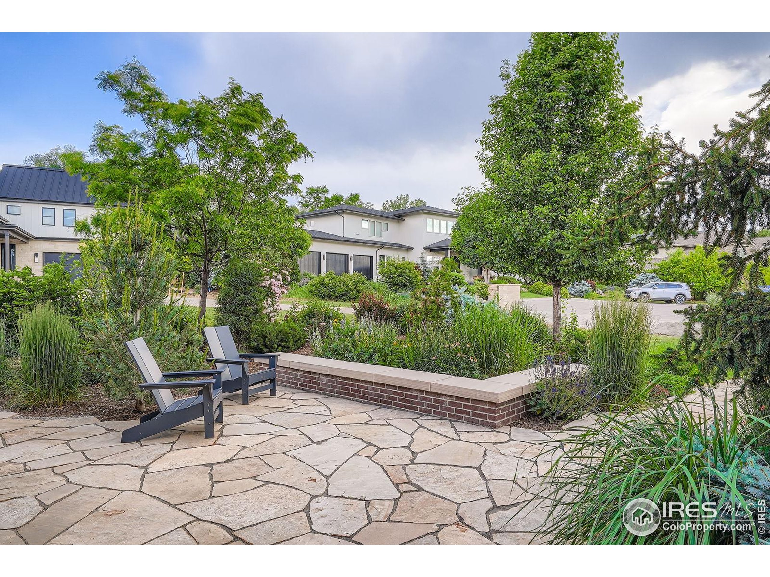 8568 Foxhaven Ct