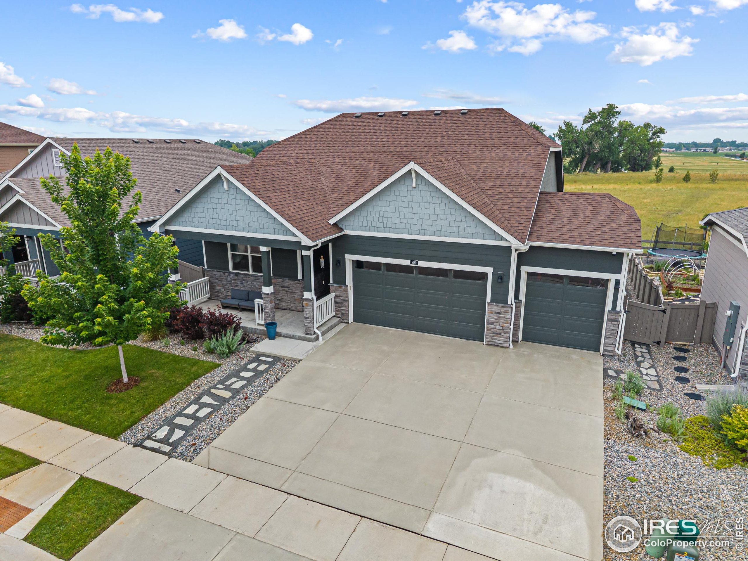 999 Longs Peak Ave