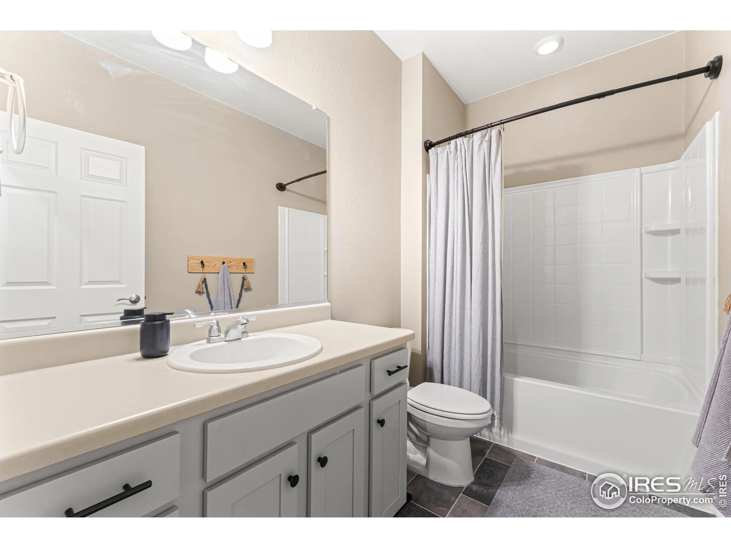 Berthoud, Colorado 80513, United States, 5 Bedrooms Bedrooms, ,3 BathroomsBathrooms,Residential,Active,174063