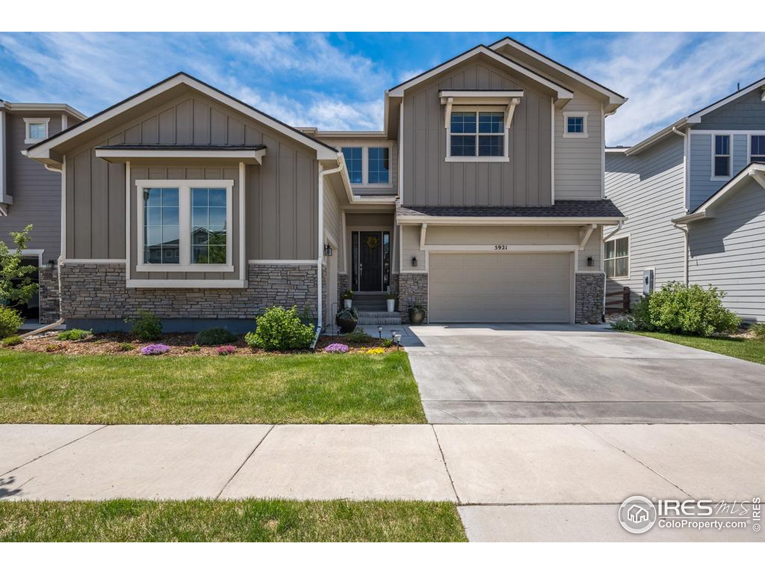 5921 Medlar Pl
