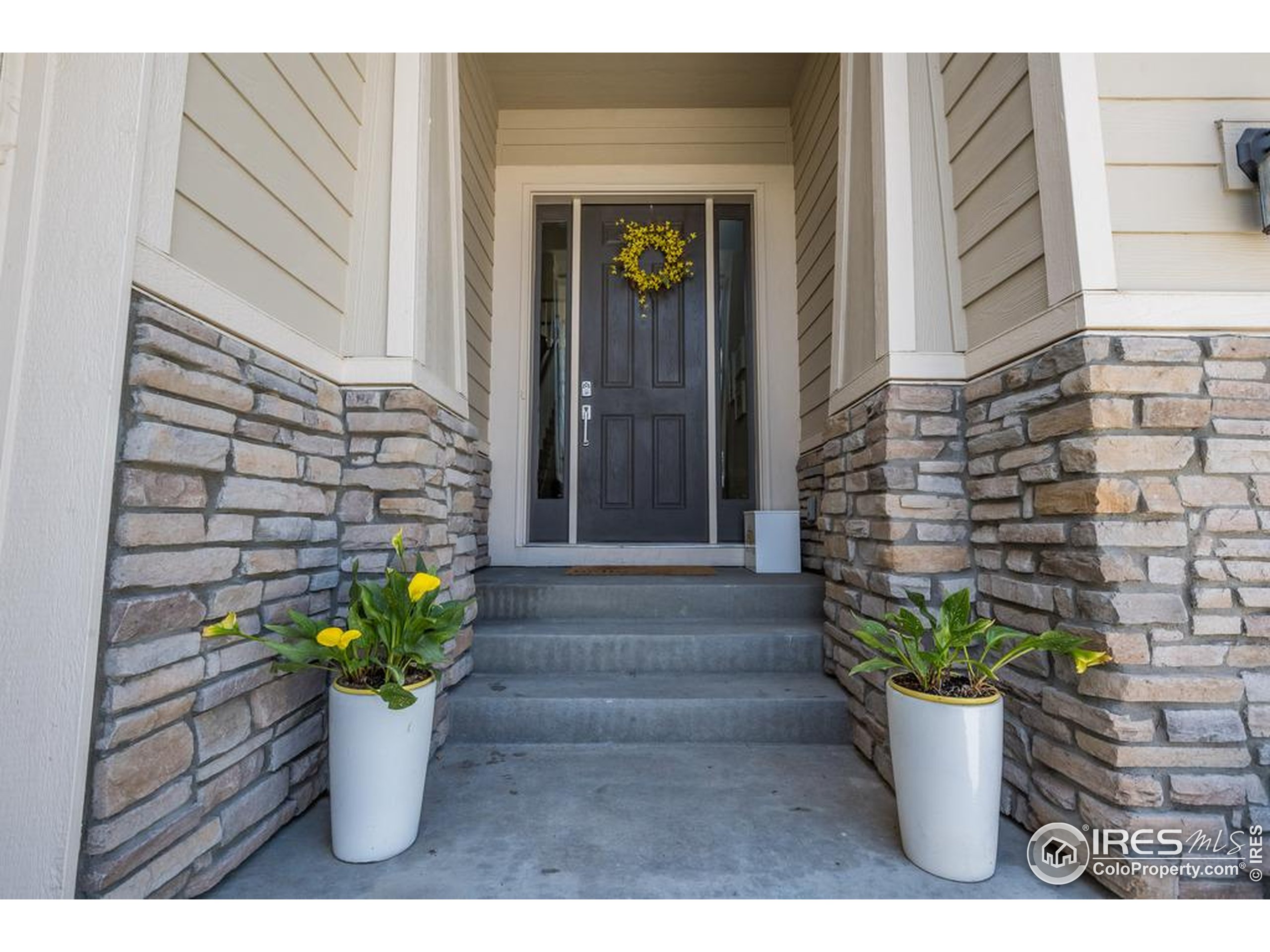 5921 Medlar Pl