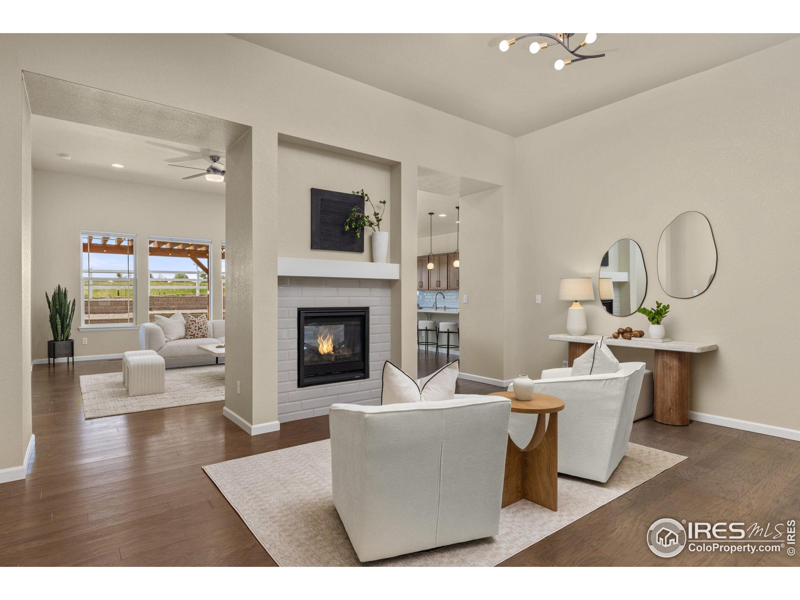979 Stagecoach Dr