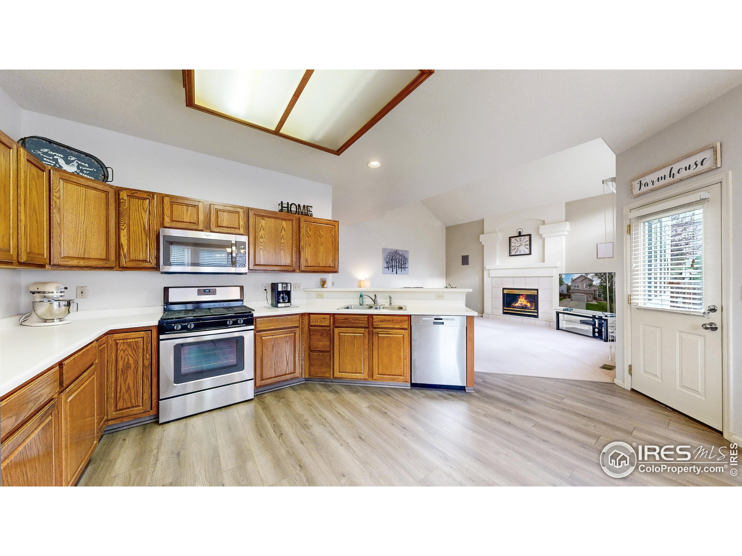 618 Silver Star Ct