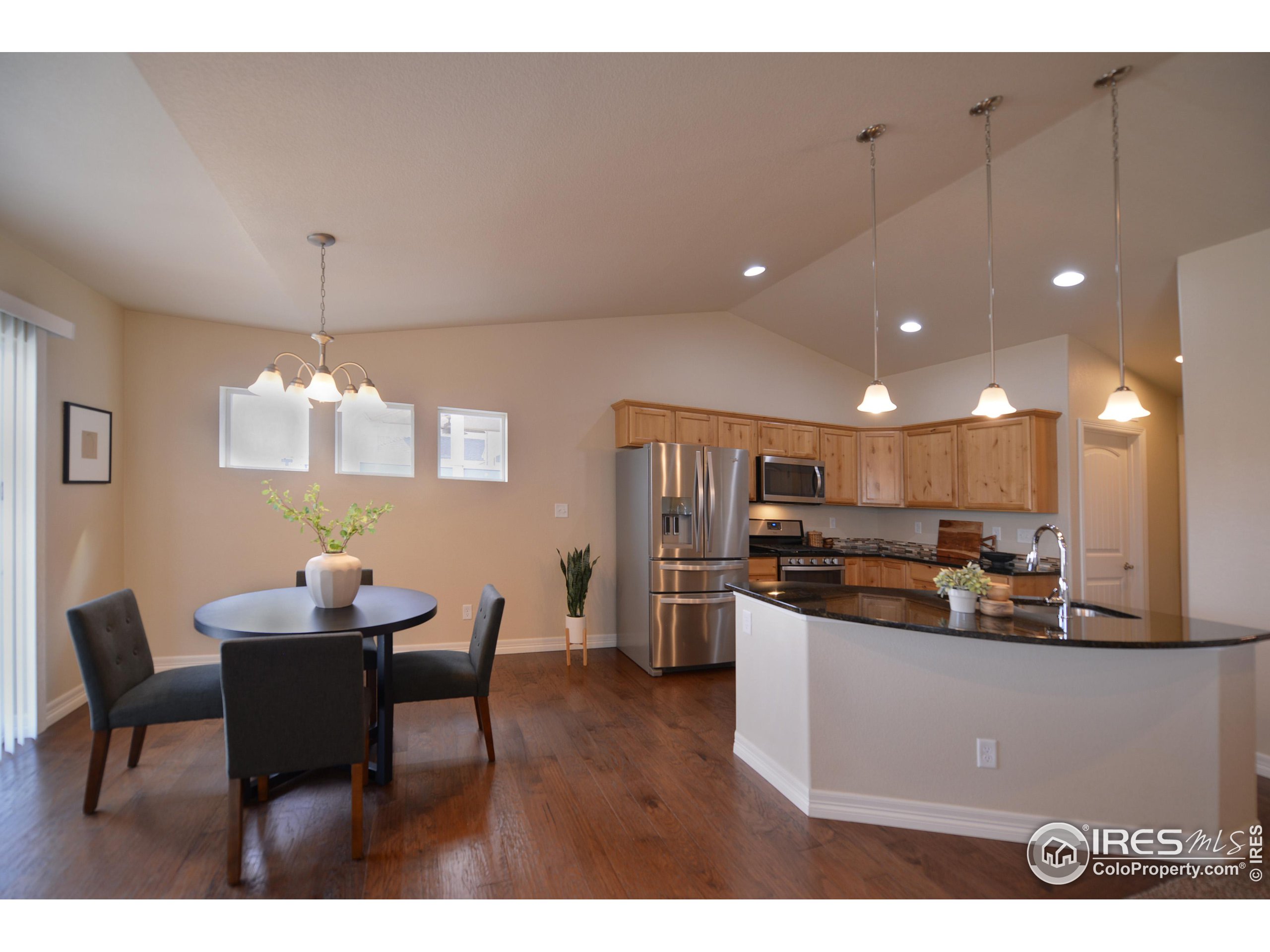 Photo 8 of 40 of 3431 Oberon Dr house