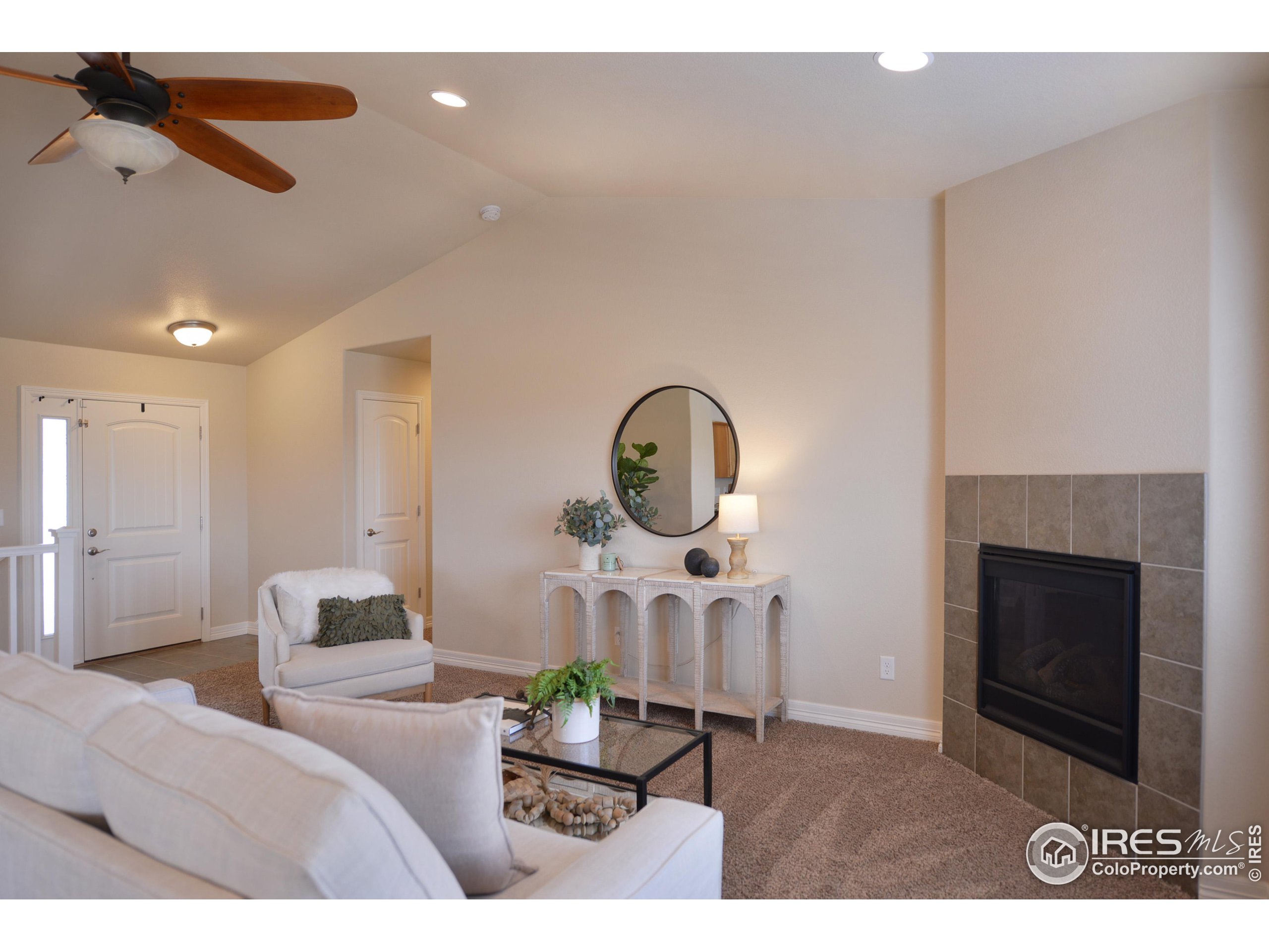 Photo 3 of 40 of 3431 Oberon Dr house
