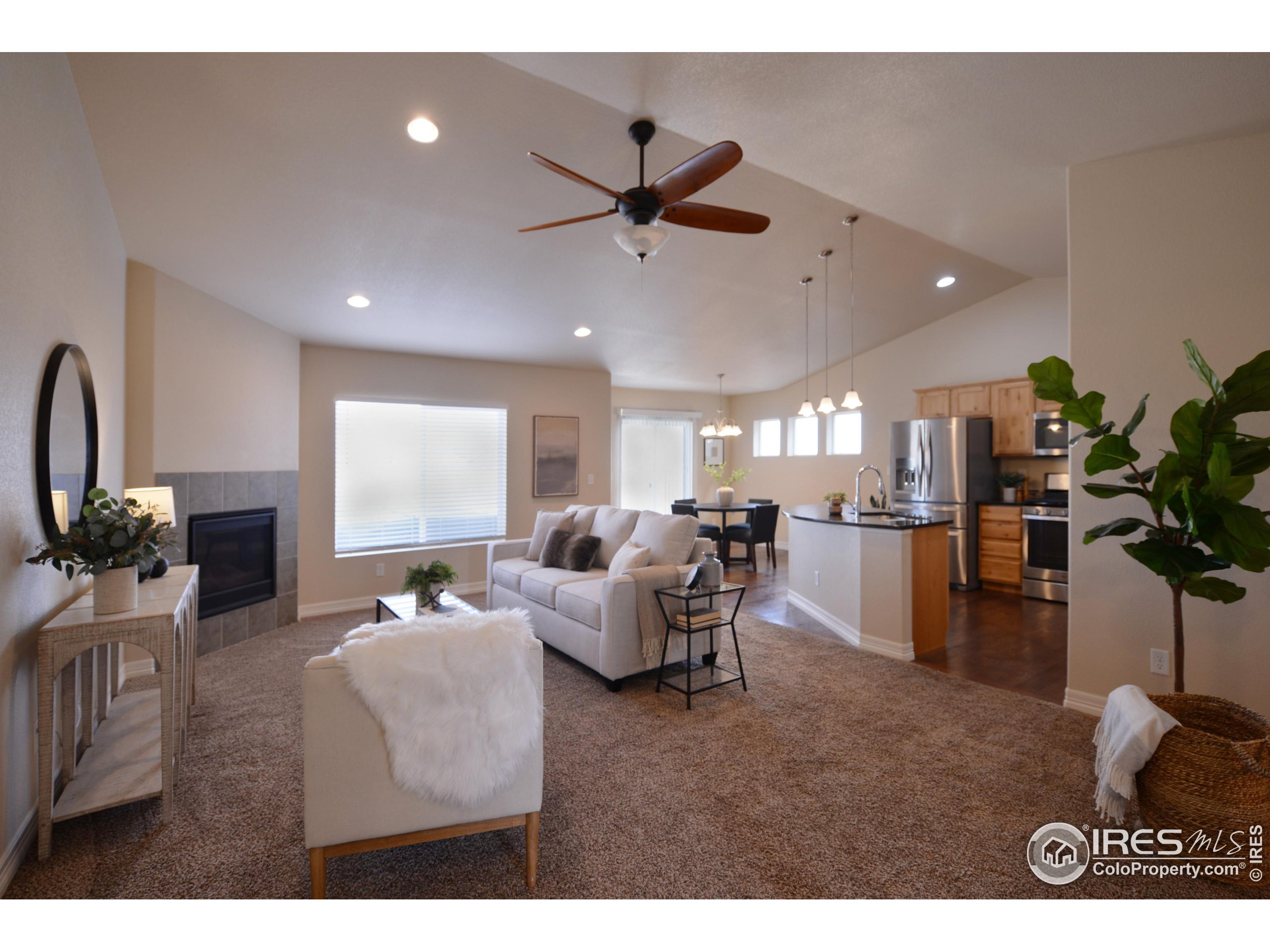 Photo 5 of 40 of 3431 Oberon Dr house