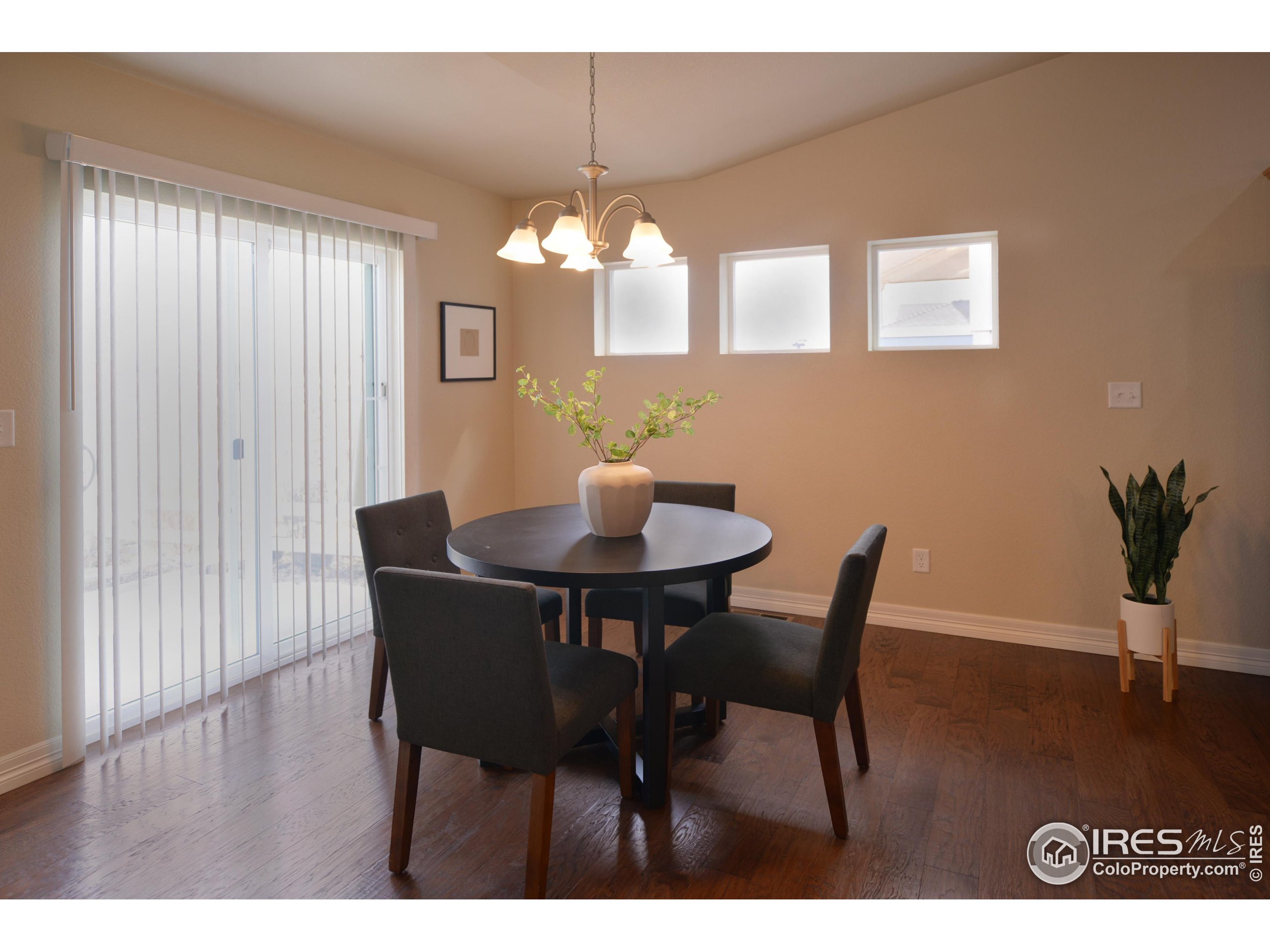 Photo 6 of 40 of 3431 Oberon Dr house