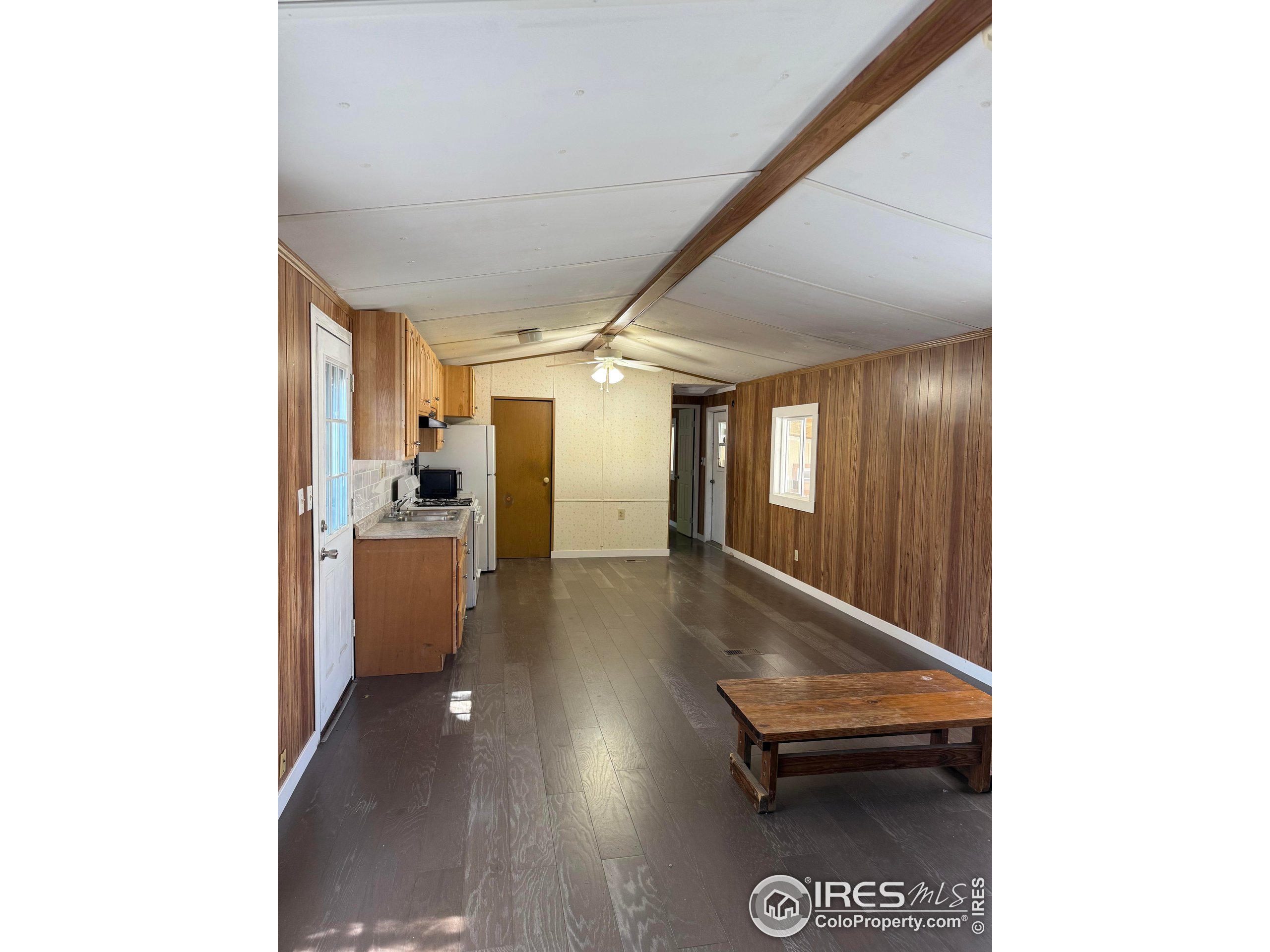 1400 S Collyer St 204