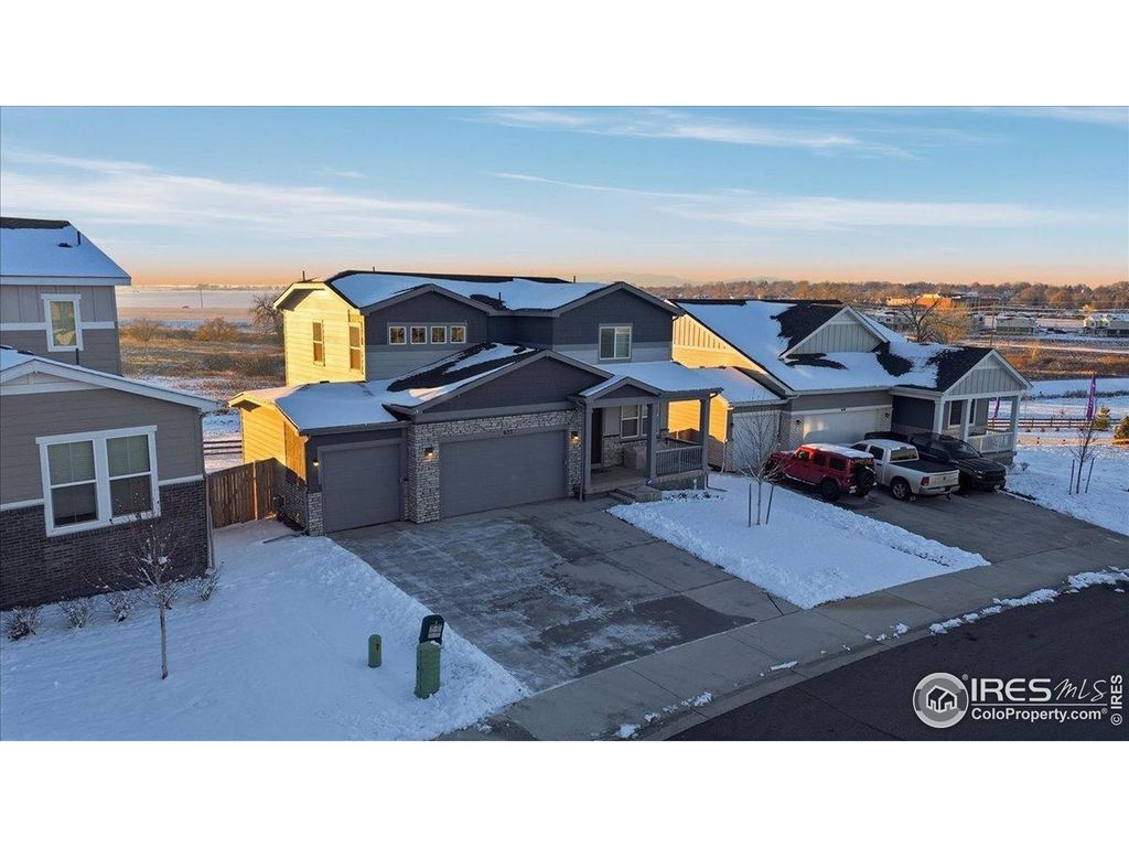 Photo of 632 Crestone St, Johnstown, CO 80534 (MLS # 1048185)