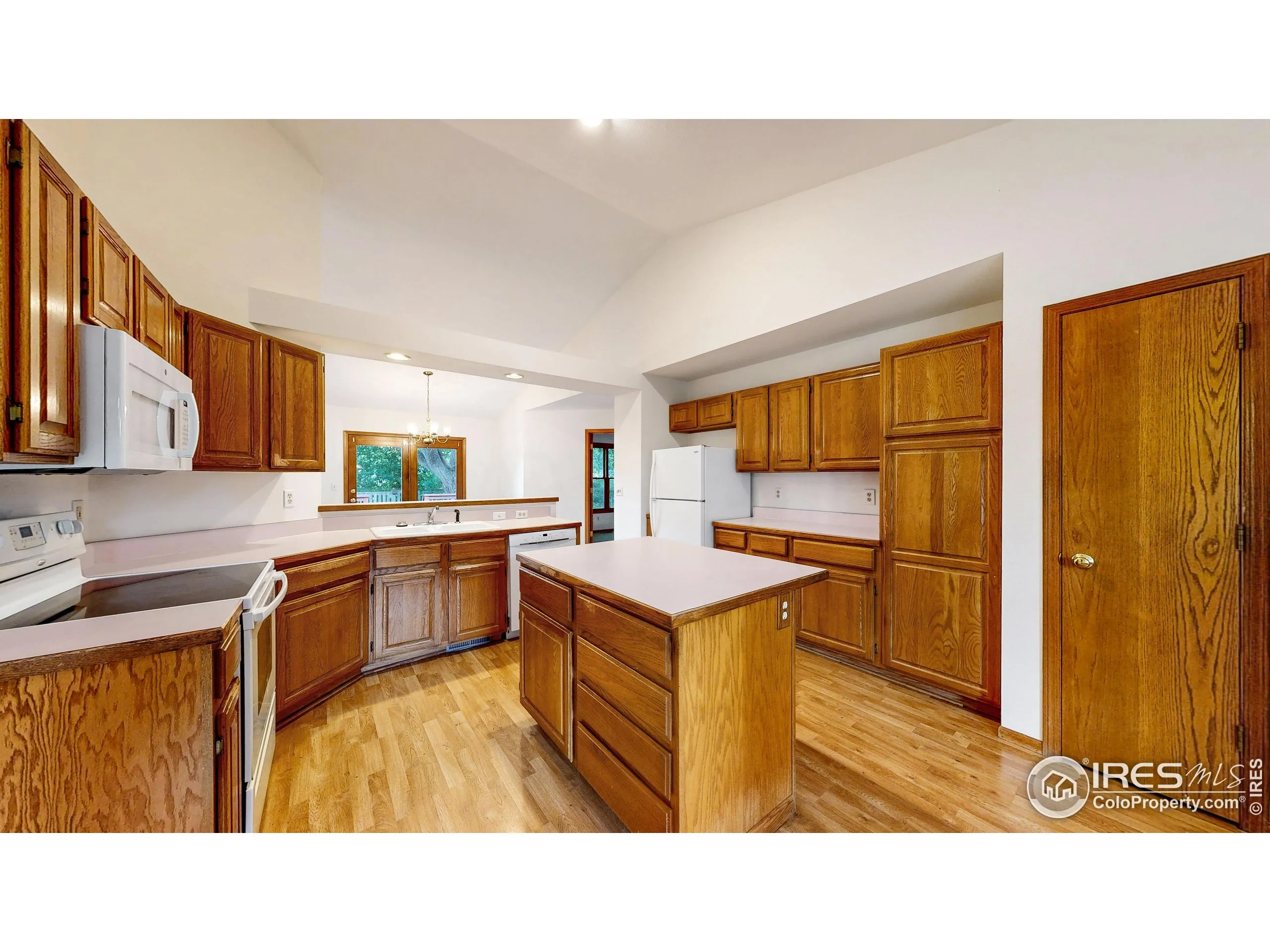 Fort Collins, Colorado 80525, United States, 4 Bedrooms Bedrooms, ,3 BathroomsBathrooms,Residential,Coming Soon,176025