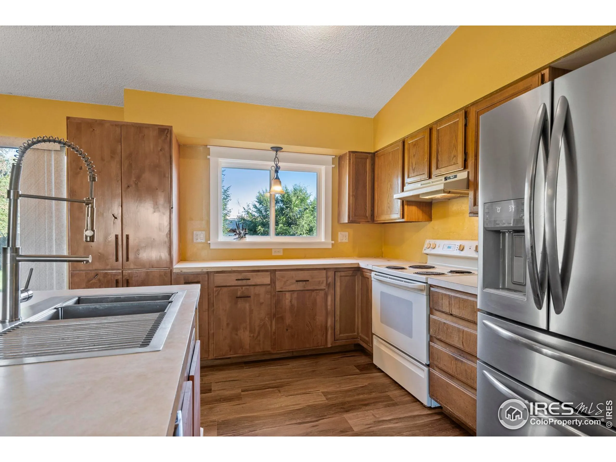 Loveland, Colorado 80537, United States, 3 Bedrooms Bedrooms, ,2 BathroomsBathrooms,Residential,Pending,216880