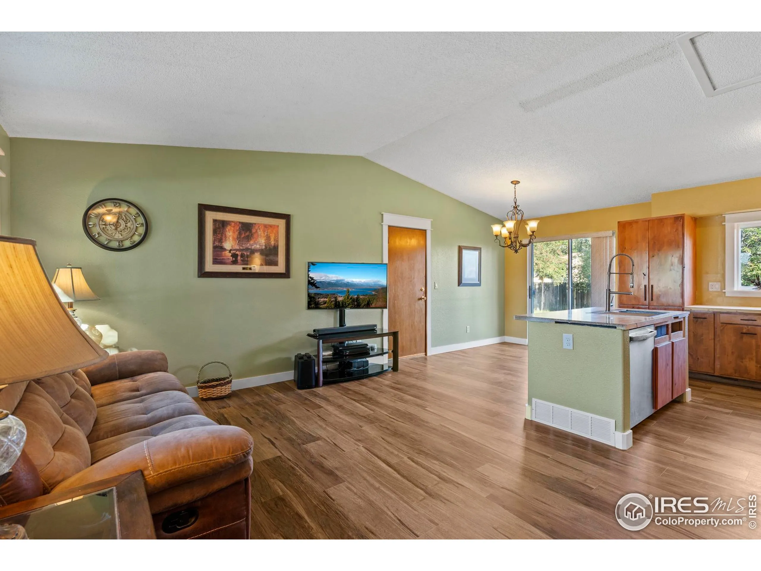 Loveland, Colorado 80537, United States, 3 Bedrooms Bedrooms, ,2 BathroomsBathrooms,Residential,Pending,216880