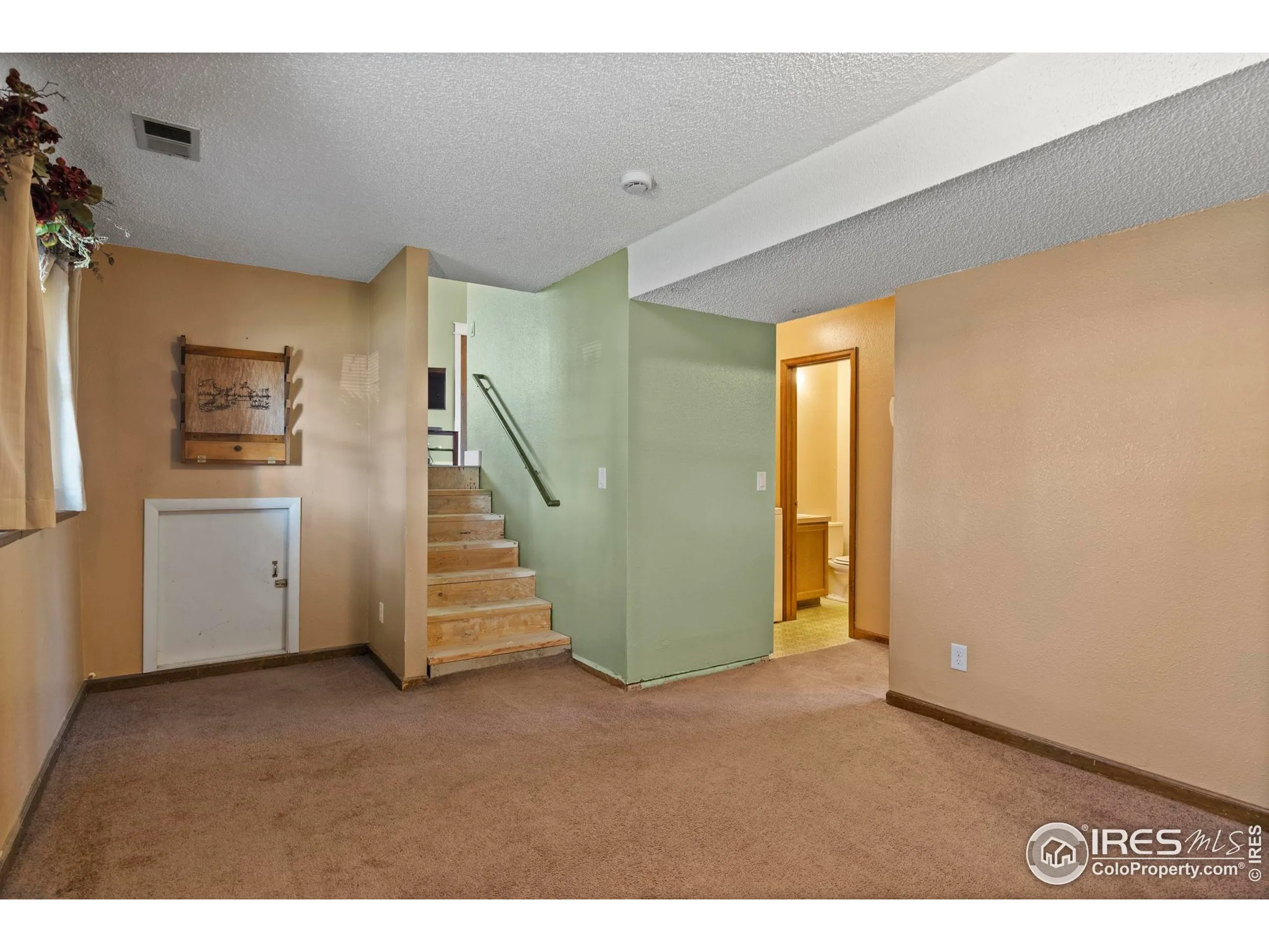 Loveland, Colorado 80537, United States, 3 Bedrooms Bedrooms, ,2 BathroomsBathrooms,Residential,Pending,216880