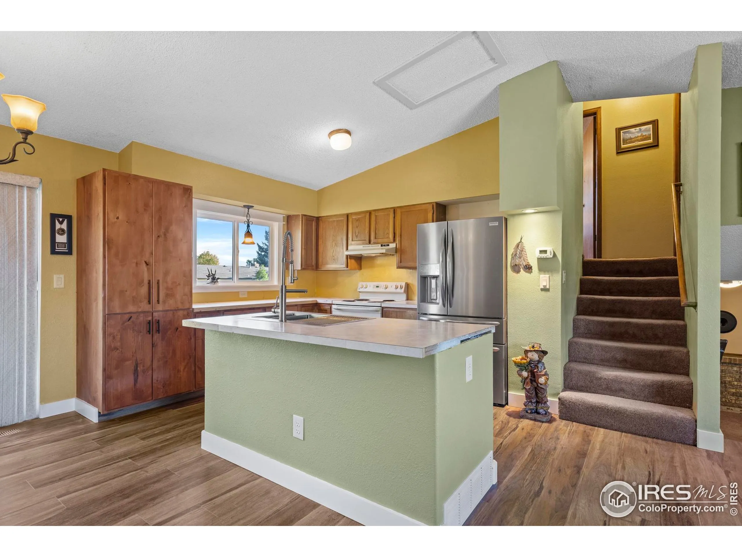 Loveland, Colorado 80537, United States, 3 Bedrooms Bedrooms, ,2 BathroomsBathrooms,Residential,Pending,216880