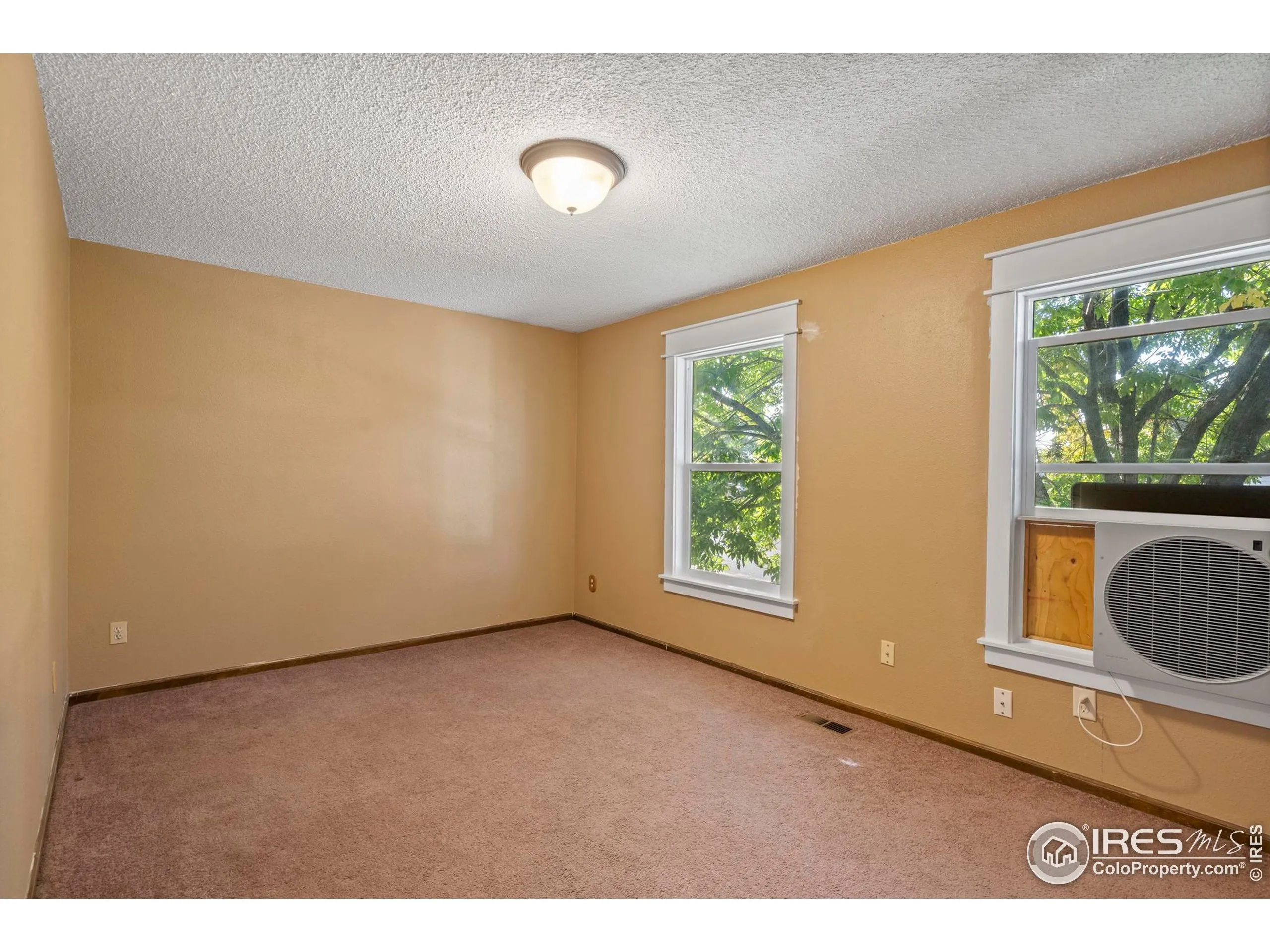 Loveland, Colorado 80537, United States, 3 Bedrooms Bedrooms, ,2 BathroomsBathrooms,Residential,Pending,216880